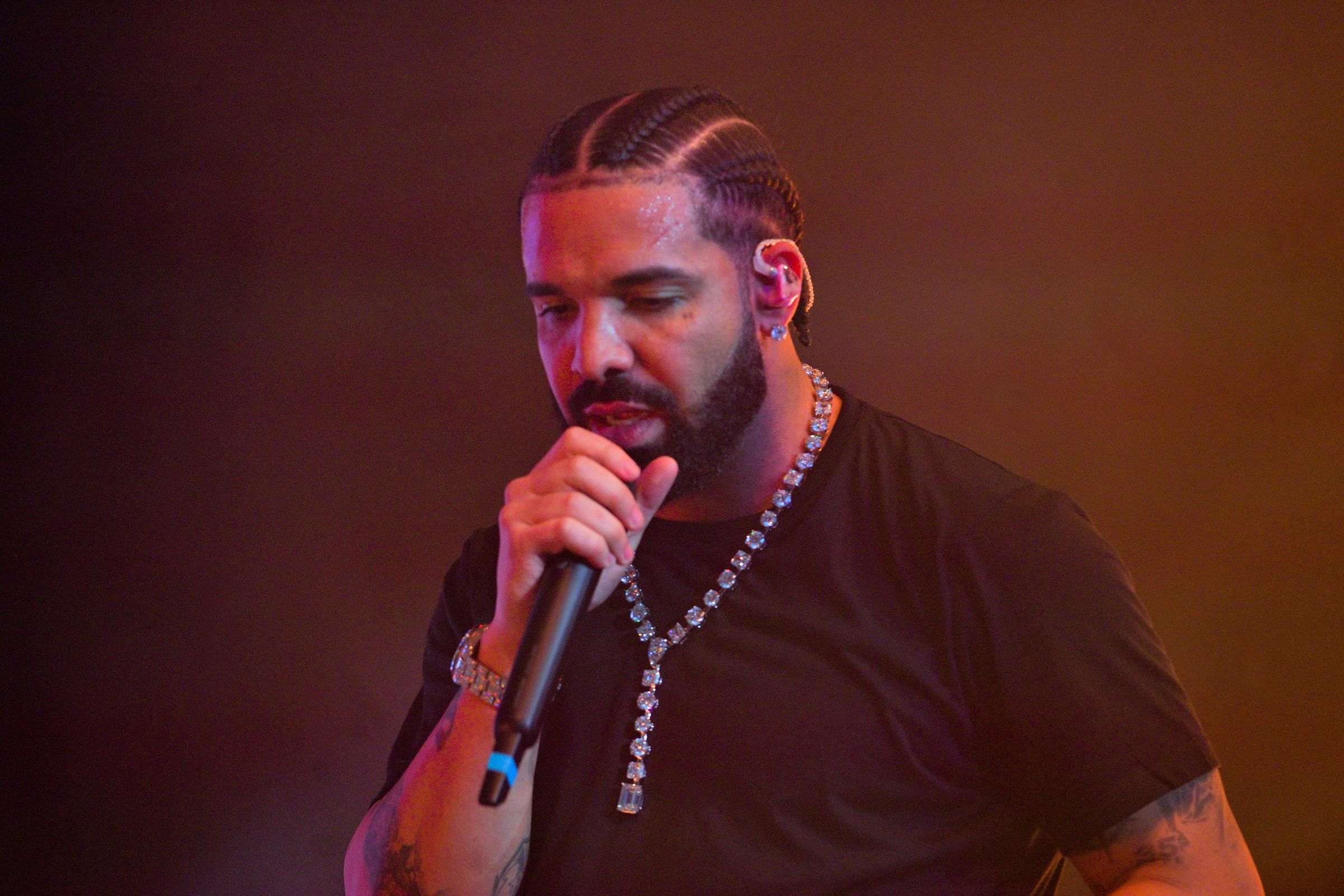 Rapper Drake performs onstage during “Lil Baby & Friends Birthday Celebration Concert” at State Farm Arena on December 9, 2022 in Atlanta, Georgia.
