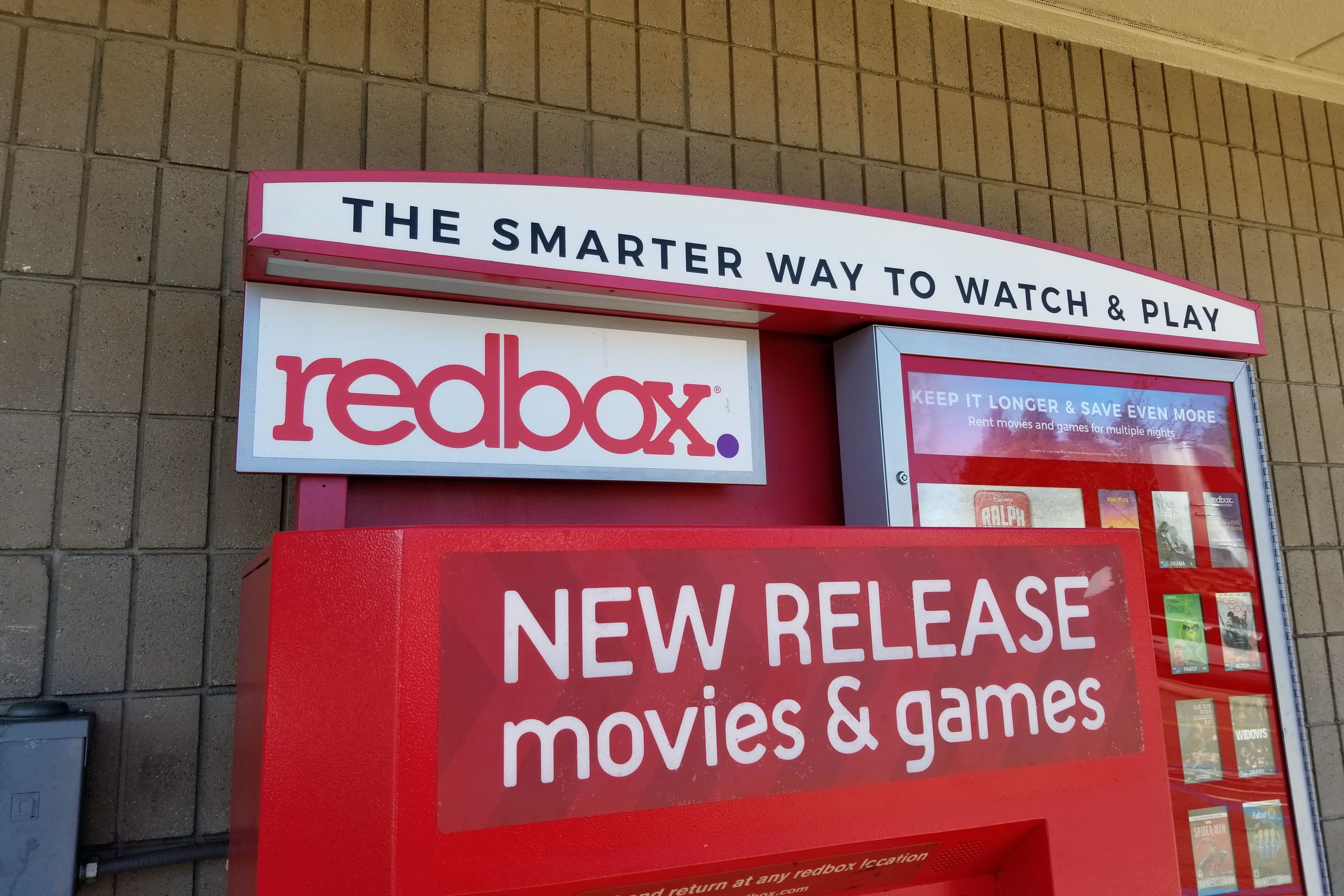 An image showing a Redbox kiosk