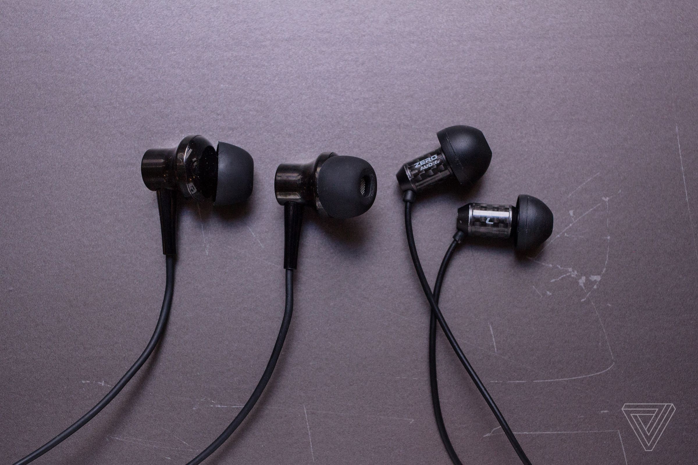 Xiaomi’s earbuds (left) and Zero Audio’s (right).
