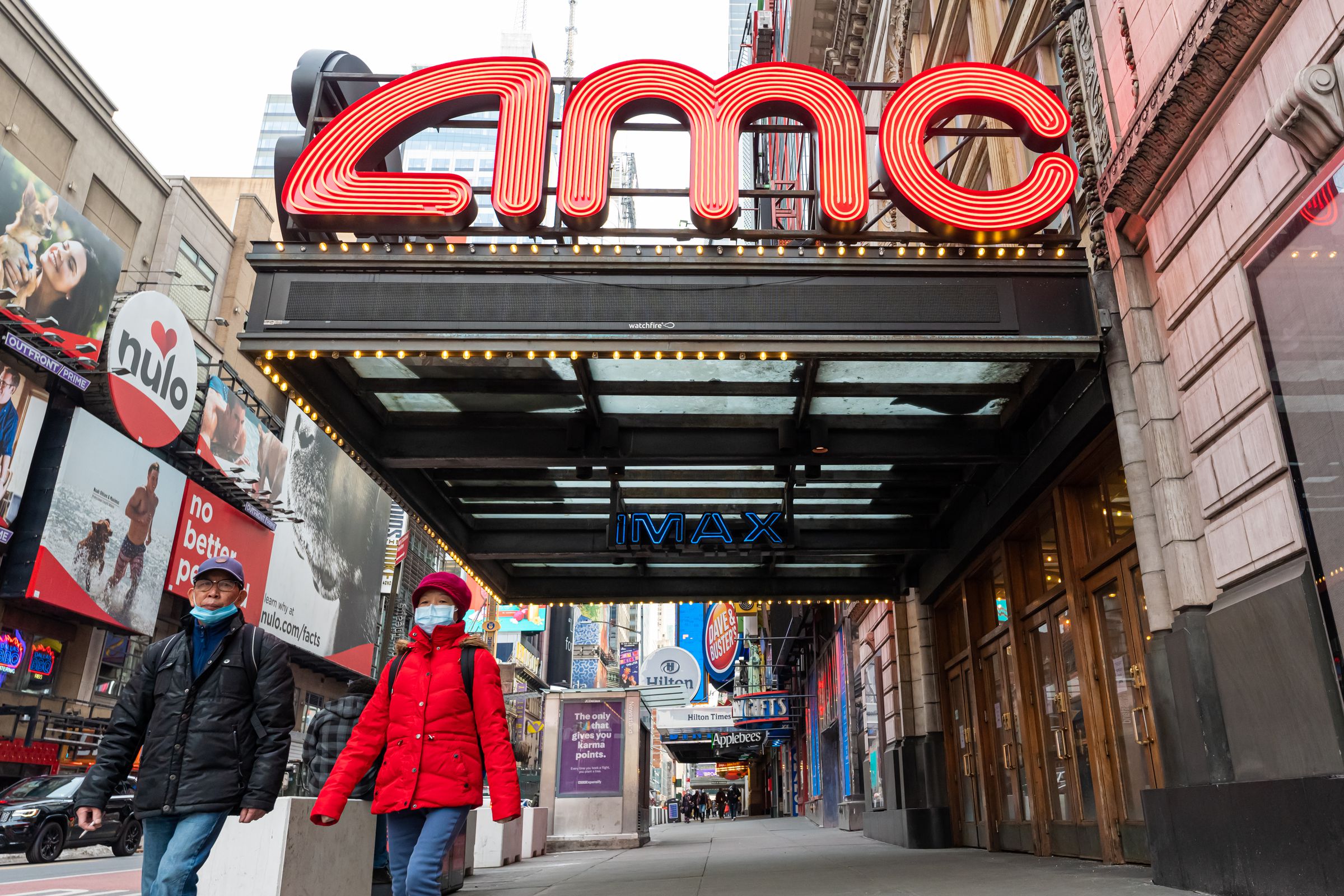 Entertainment &amp; Tourism Industries In New York City Struggle Under Pandemic Restrictions