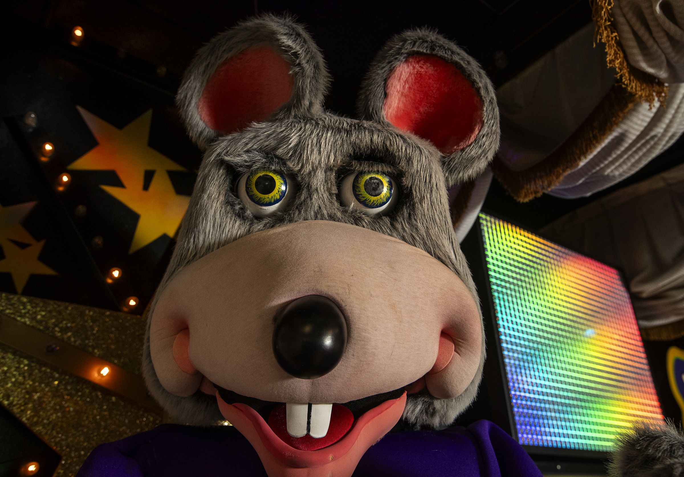 Northridge location of Chuck E. Cheese is soon going to be the last remaining pizza center to house an animatronic band