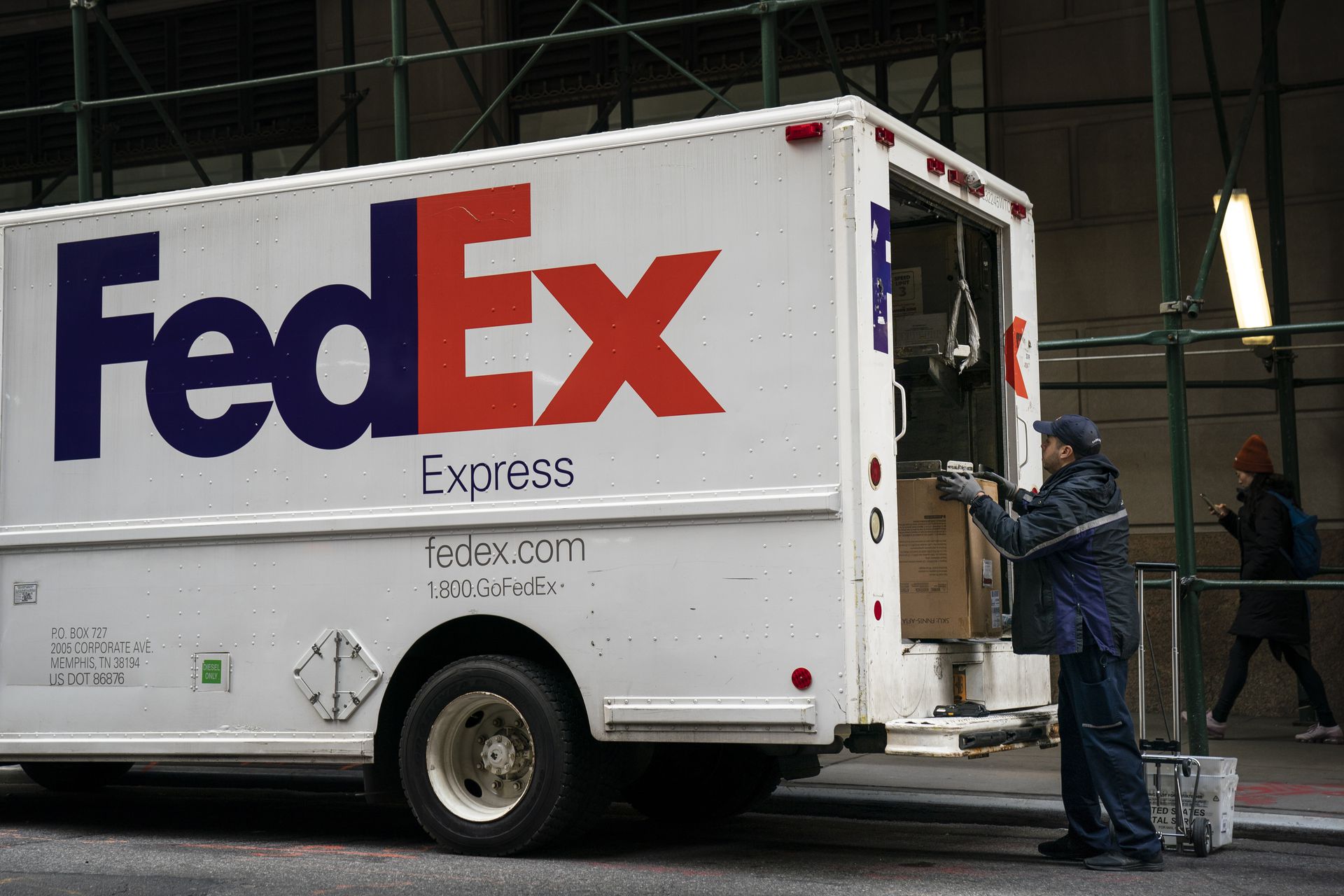 FedEx sues US government over export rules after Huawei shipping