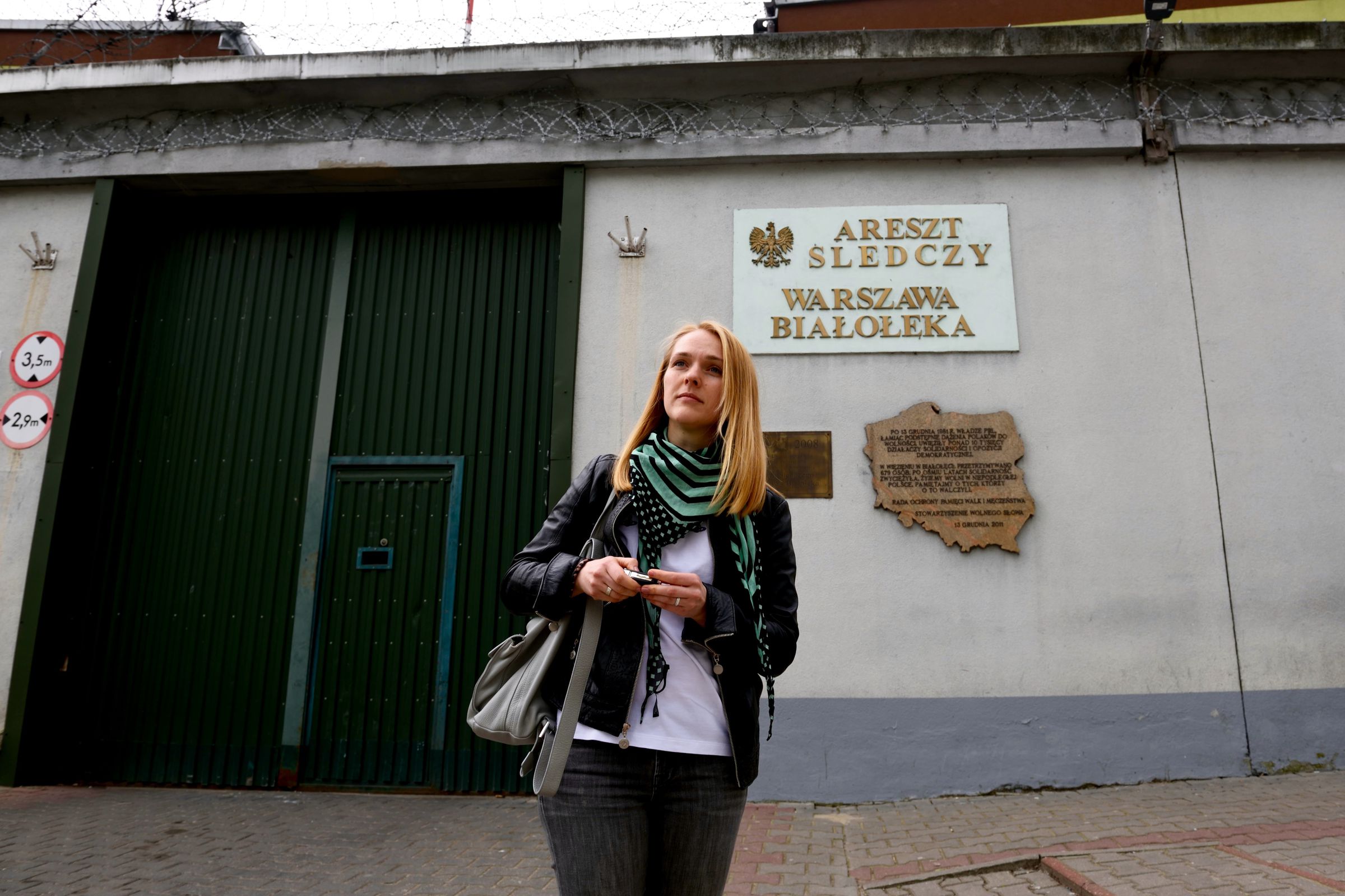 Olga Nikolayeva outside Warsaw-Bialoleka Investigative Detention Center.