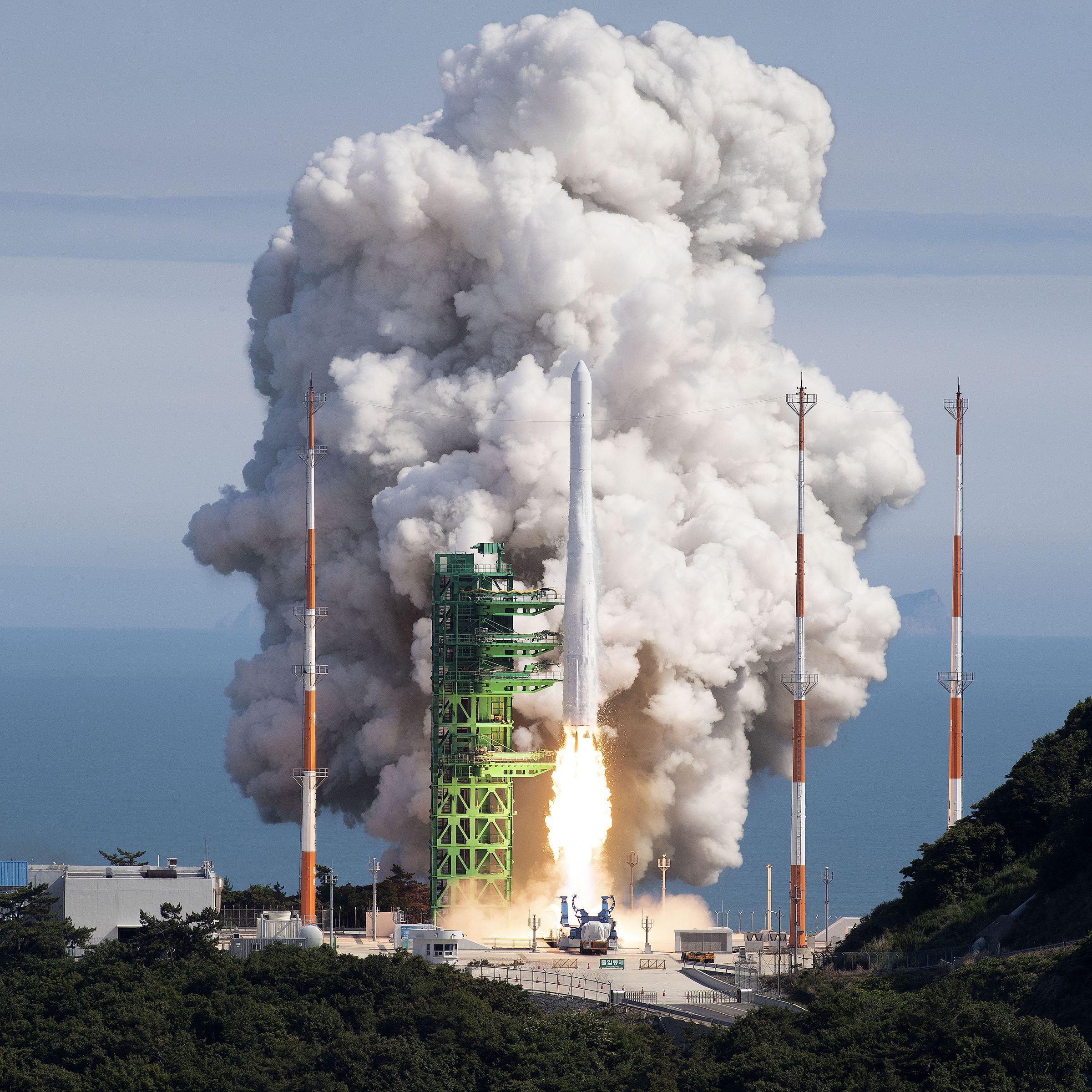 Space rocket Nuri (KSLV-Ⅱ) taking off from its launch pad at the Naro Space Center on June 21, 2022.