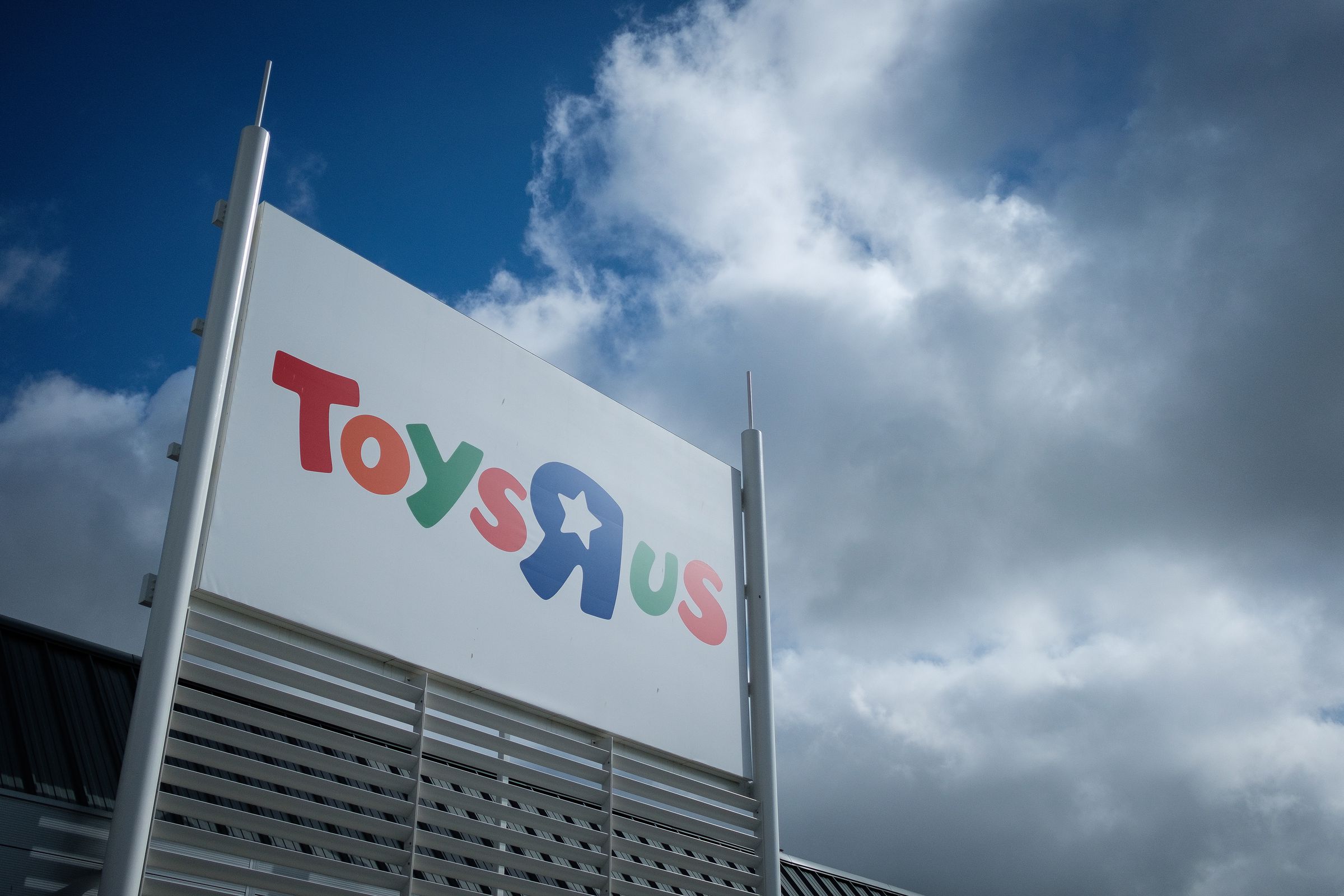 Toys ‘R’ Us Files For Bankruptcy