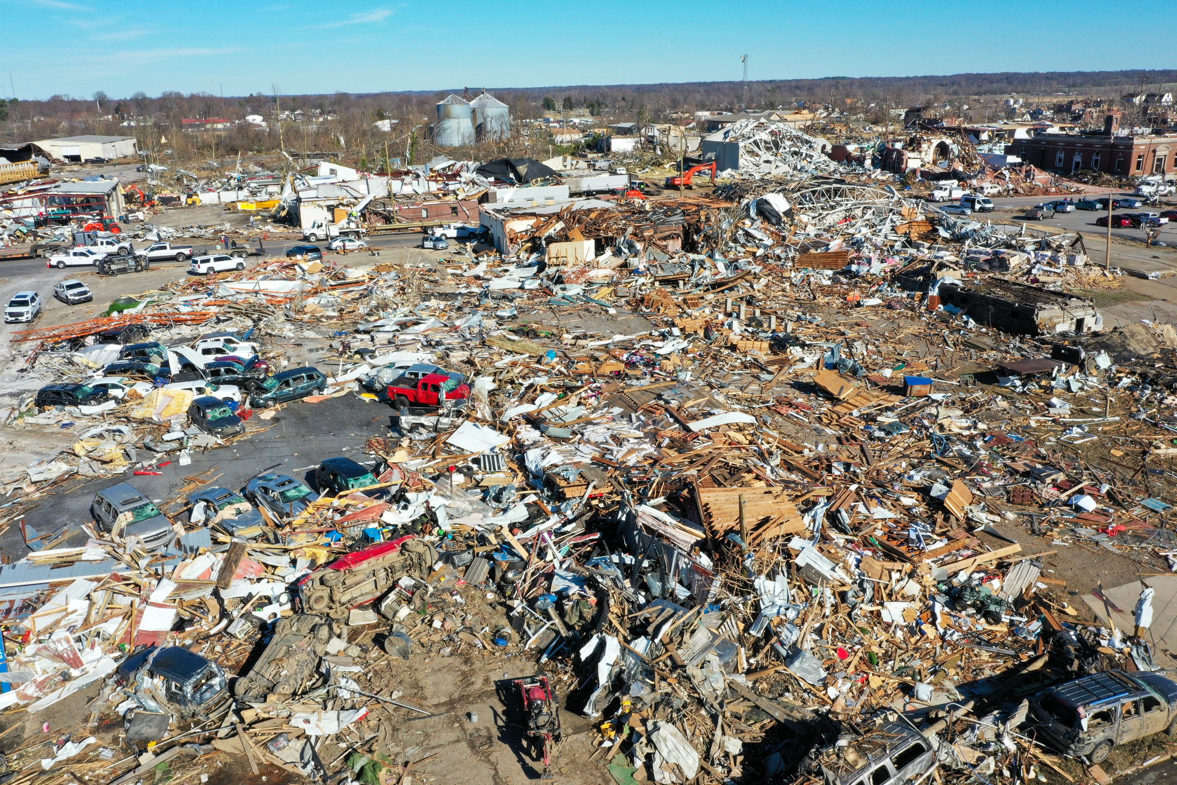 Kentucky: Aftermath of tornado in Mayfield