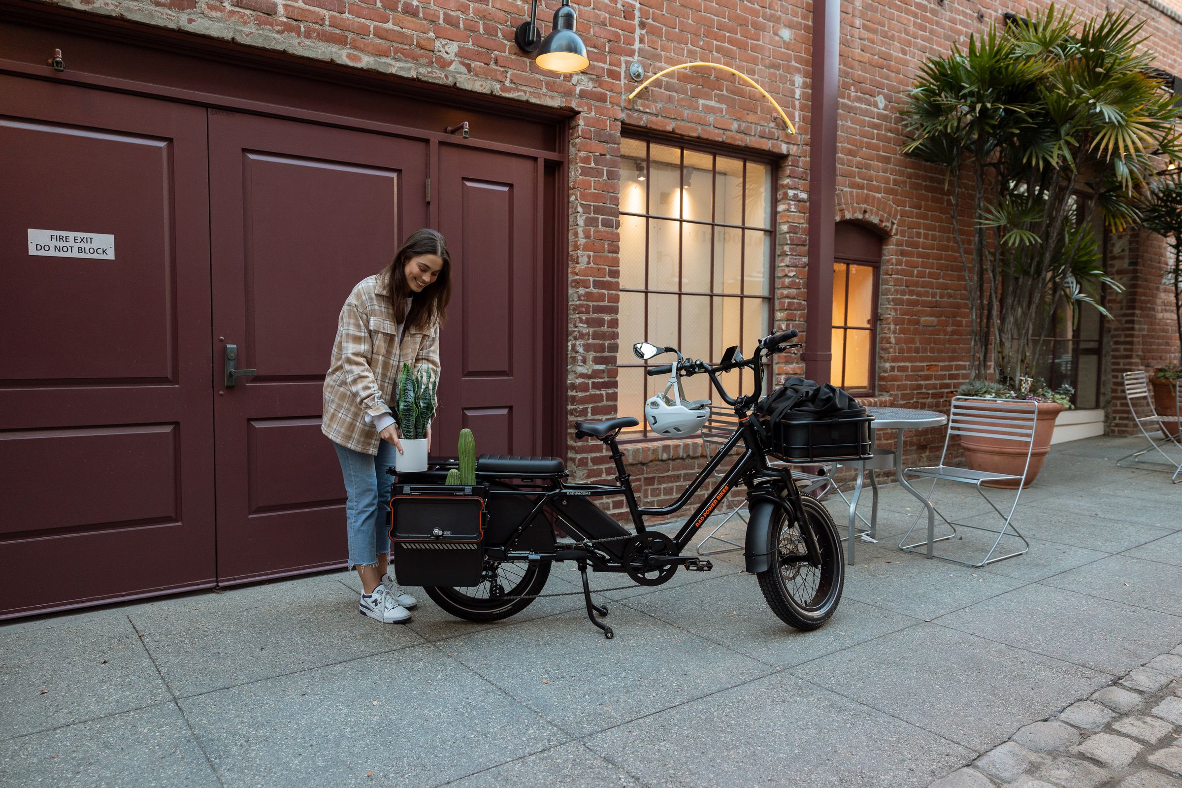 RadWagon 5 electric cargo bike