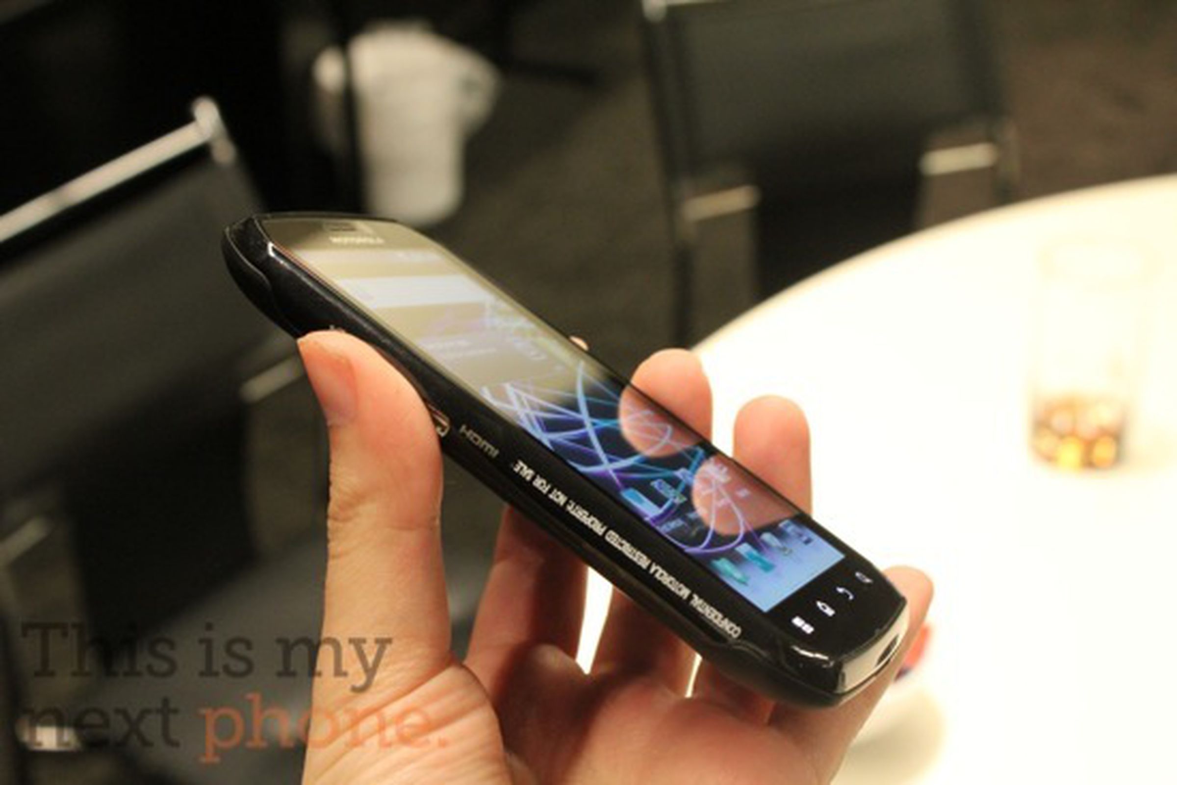 Sprint Motorola Photon 4G hands-on: 4.3-inch qHD display, Gingerbread, WiMAX, and Tegra 2