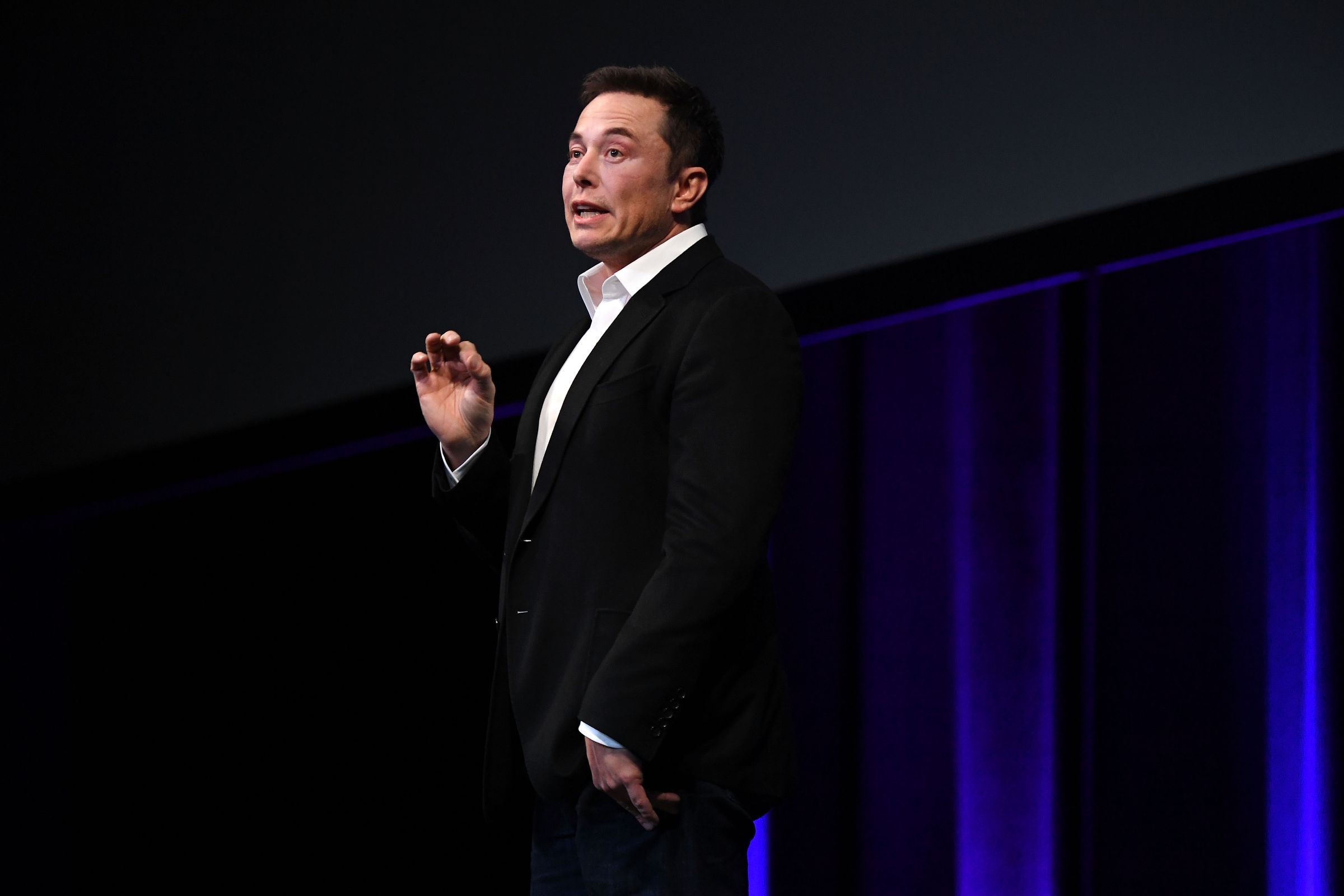 Elon Musk Presents SpaceX Plans To Colonise Mars