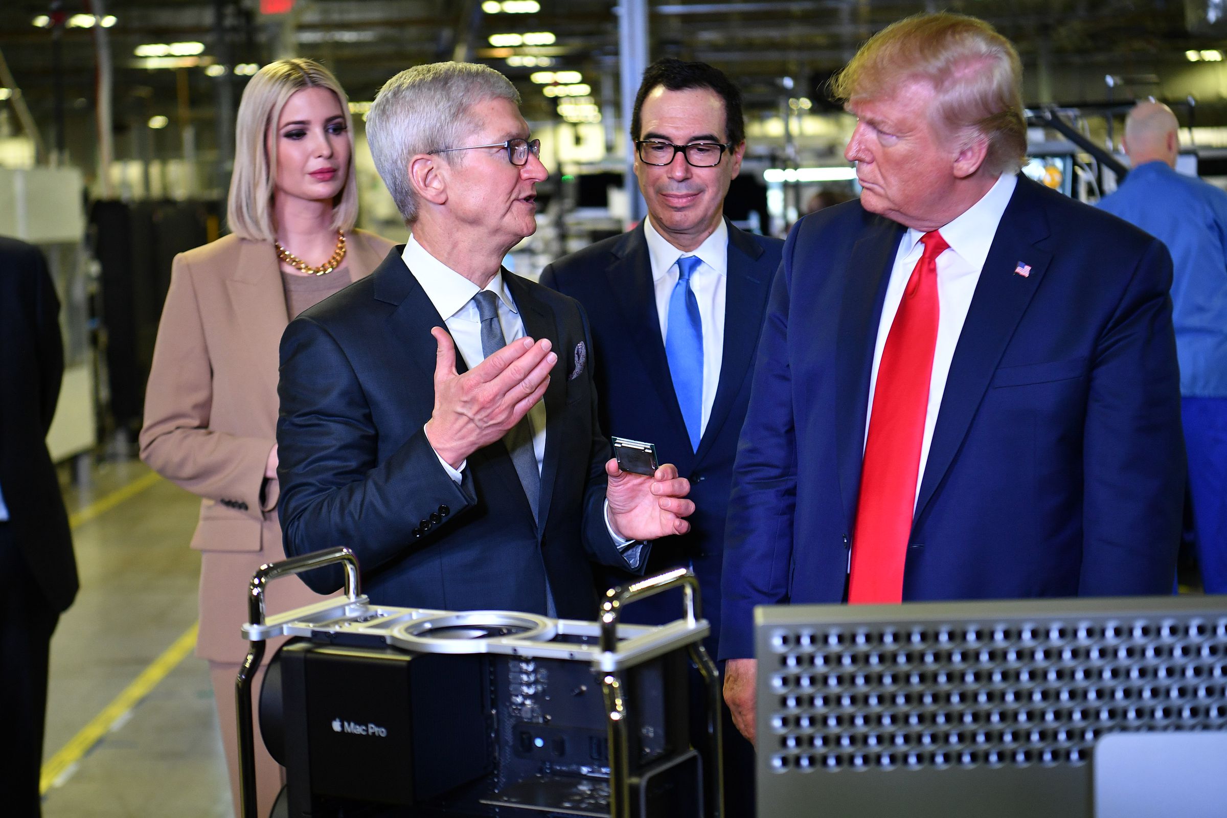 US-POLITICS-TRUMP-technology-Apple