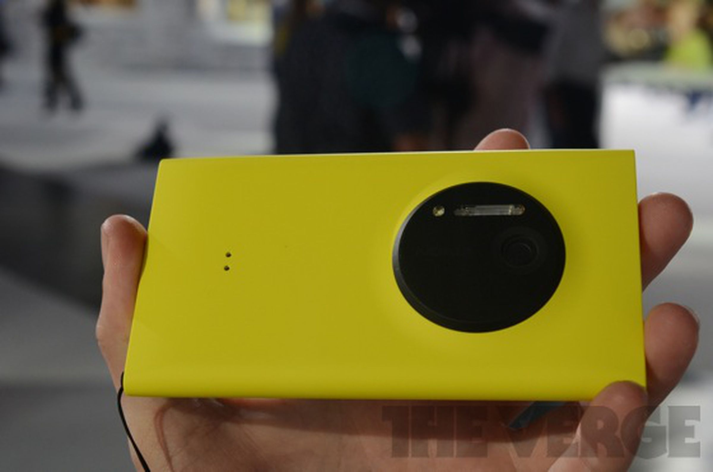 Nokia Lumia 1020 hands-on photos