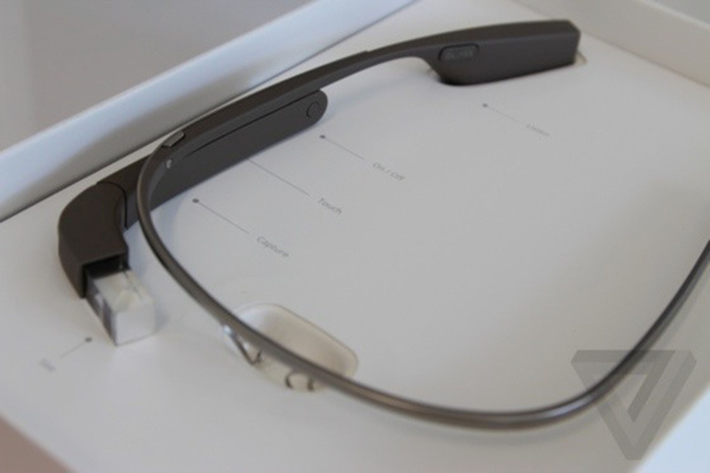 Google Glass box (560px)