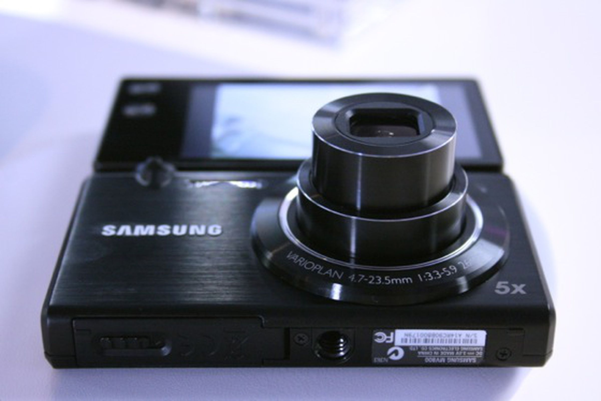 Samsung MV800 hands-on photos