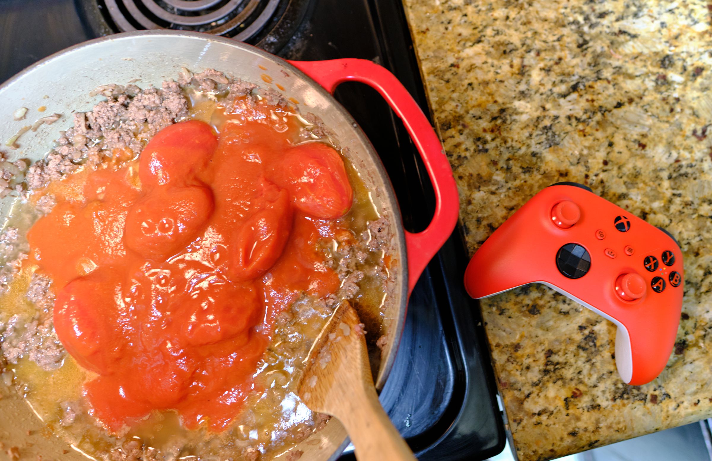 I can’t say the chili smelled great as it was cooking. The color coordination I had going on between the tomatoes, pot, and controller was on-point though.