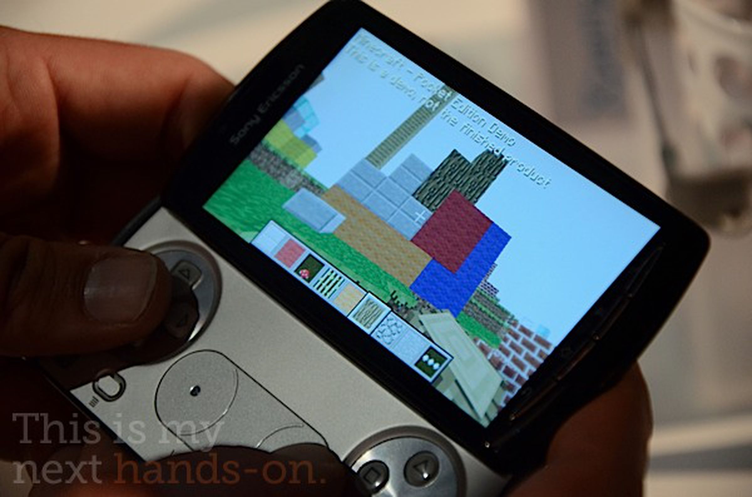 Minecraft Pocket Edition on the Xperia Play
