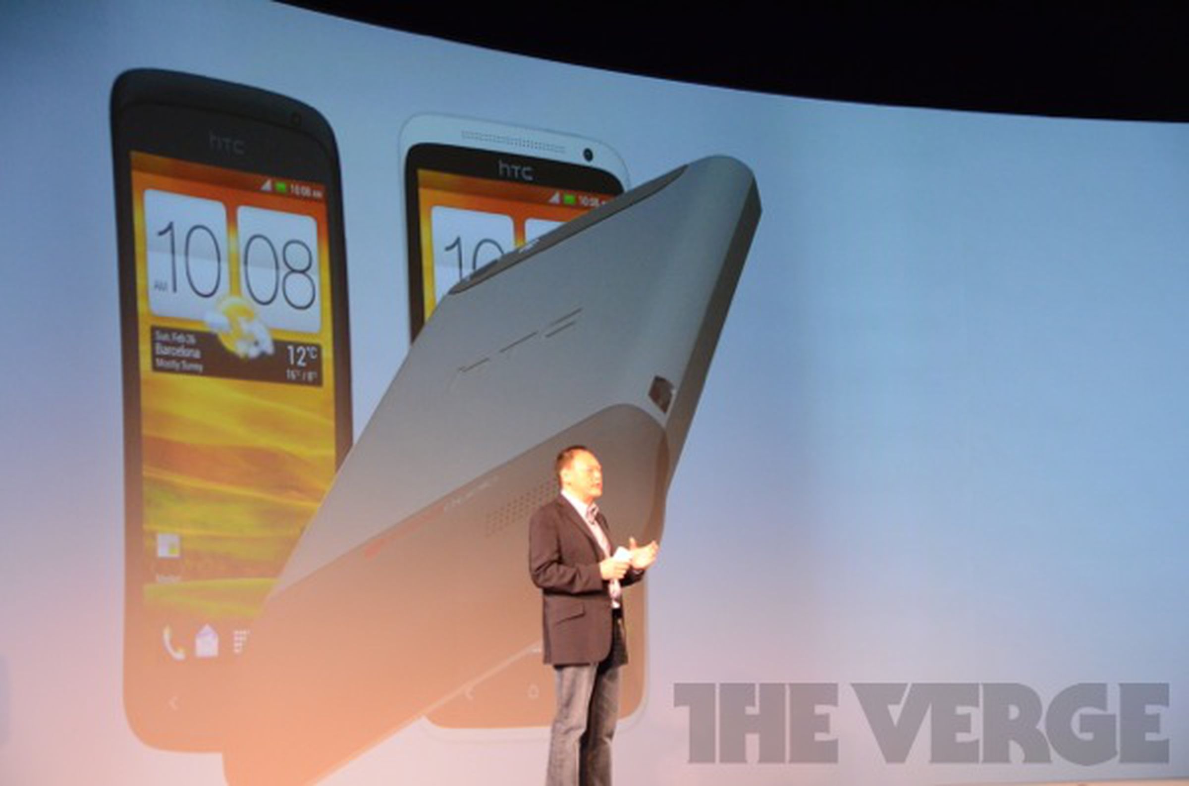 HTC One V announcement photos