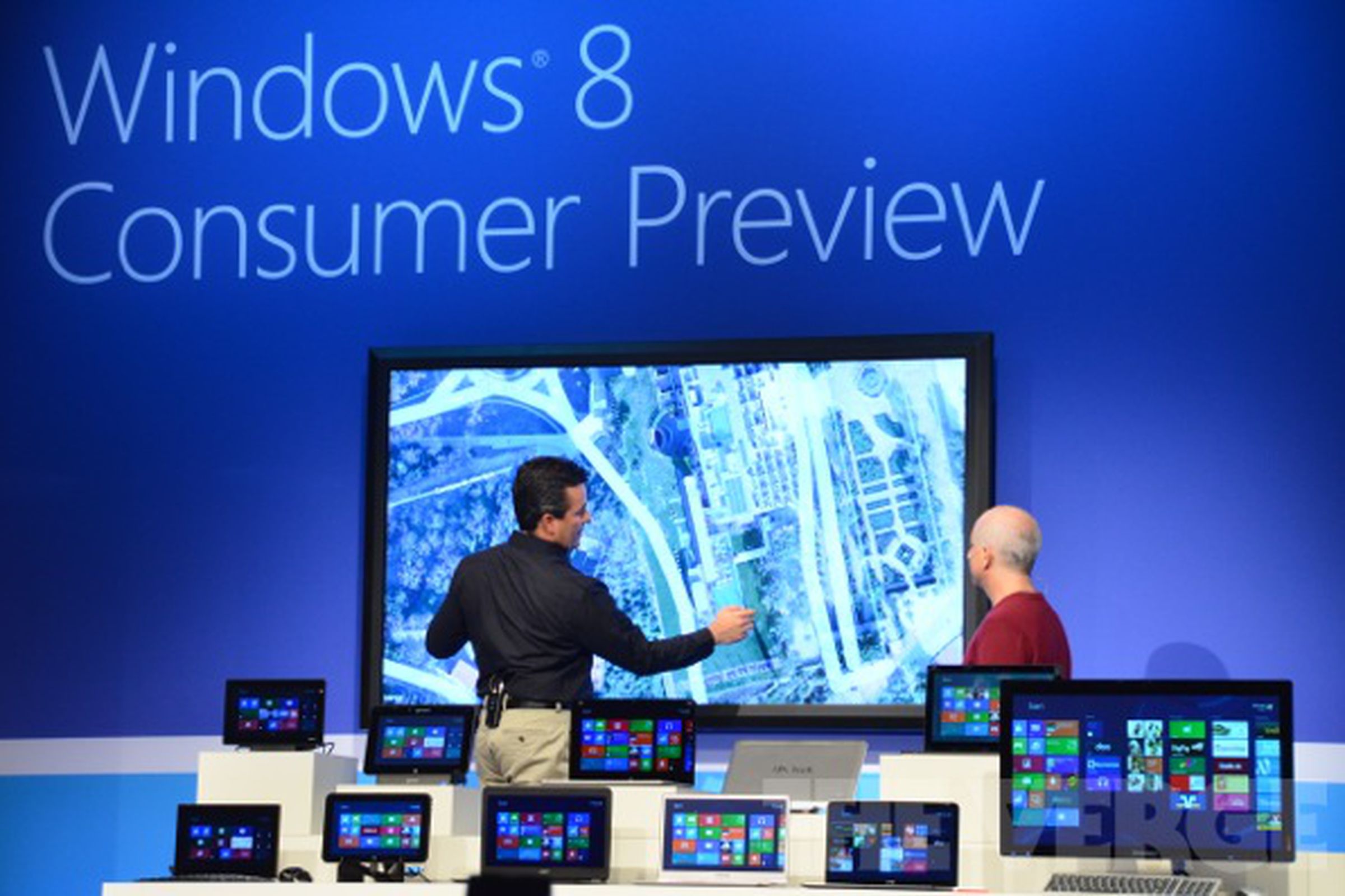 Gallery Photo: Windows 8 on 82-inch Perceptive Pixel PC pictures