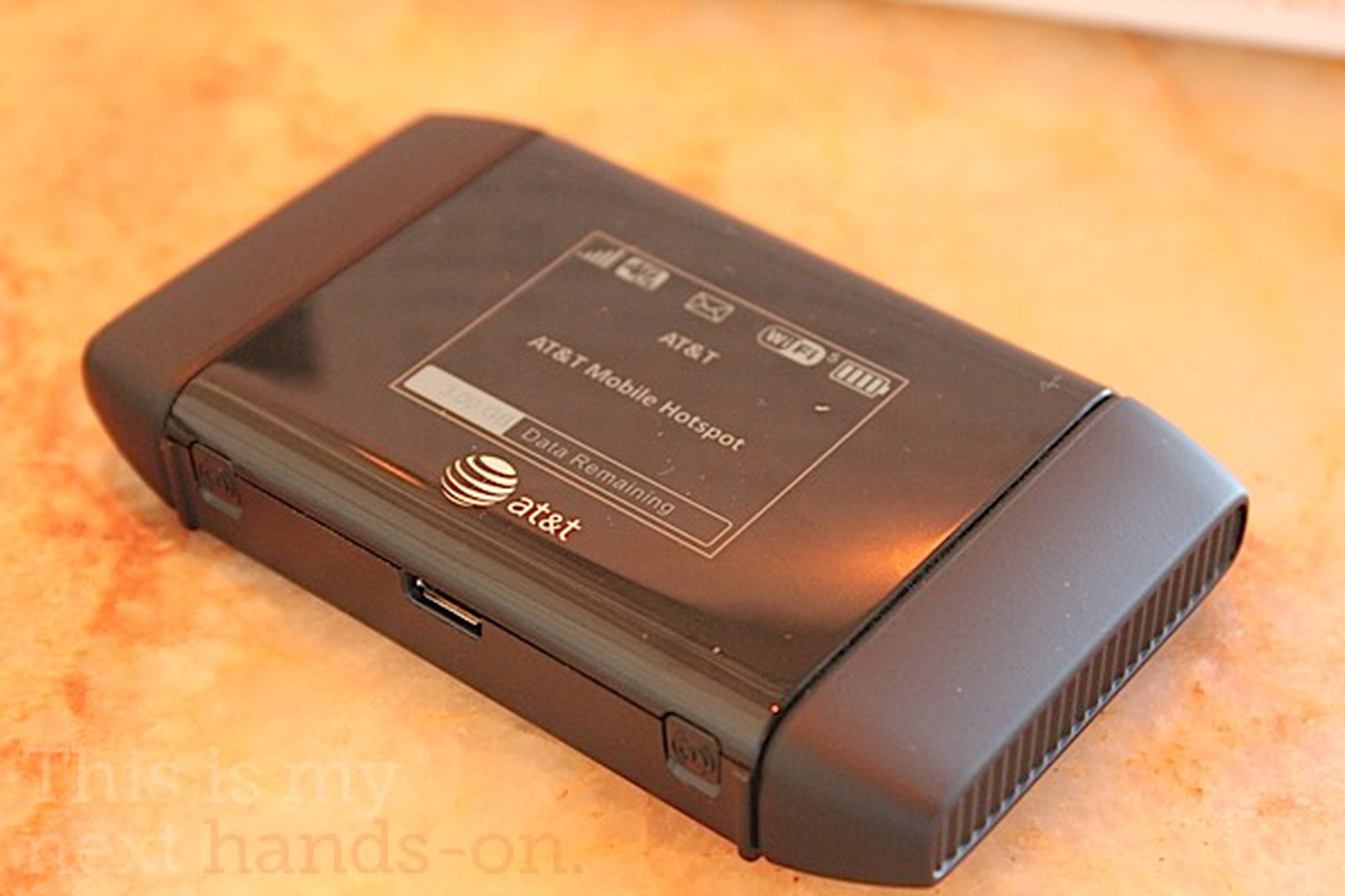 AT&T Mobile Hotspot Elevate 4G and USBConnect Momentum 4G hands-on pictures