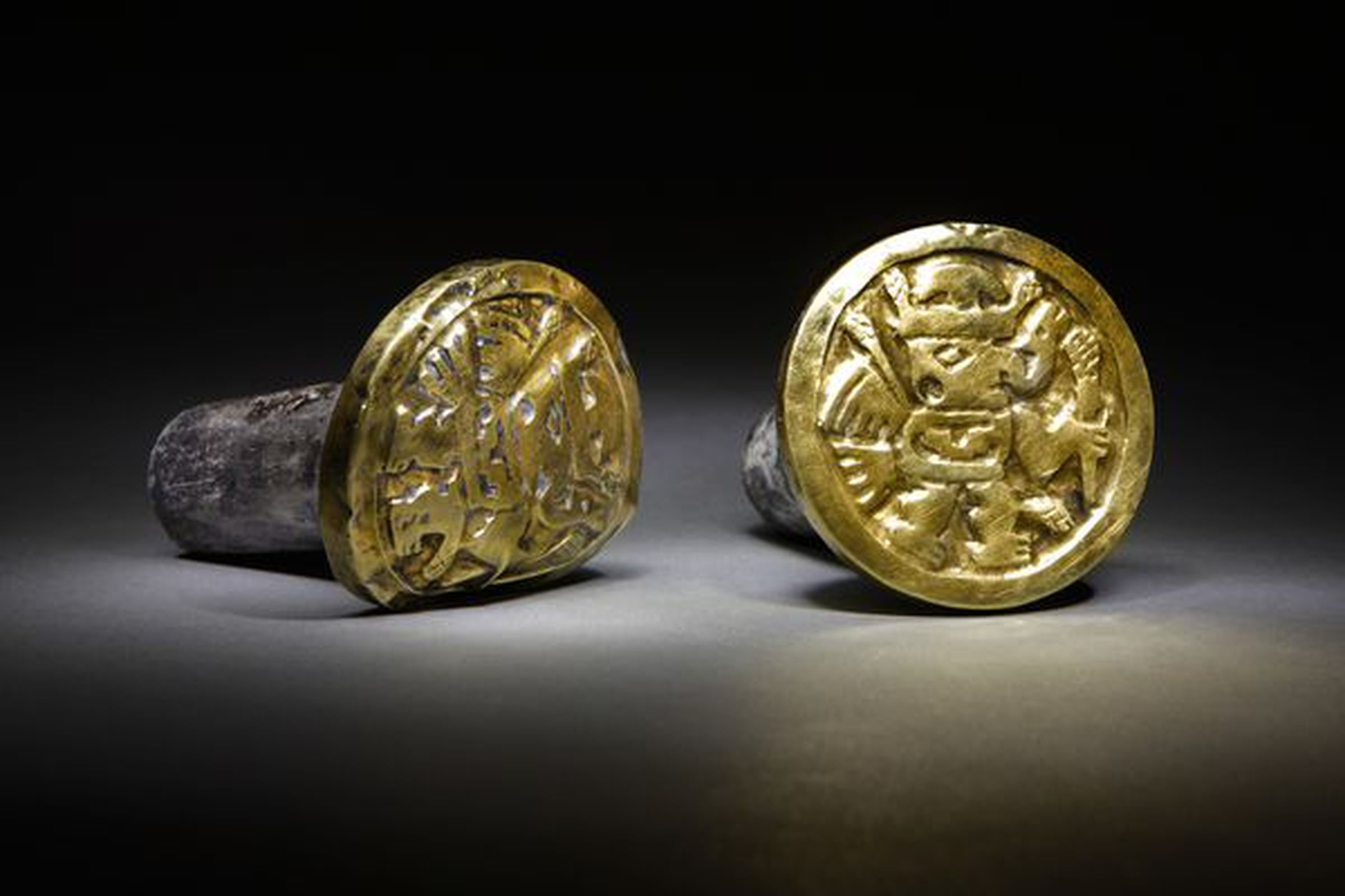 Самое древнее золото. Древнее золото. Античные золотые монеты. Древние золотые украшения. Золотые кольца древности.