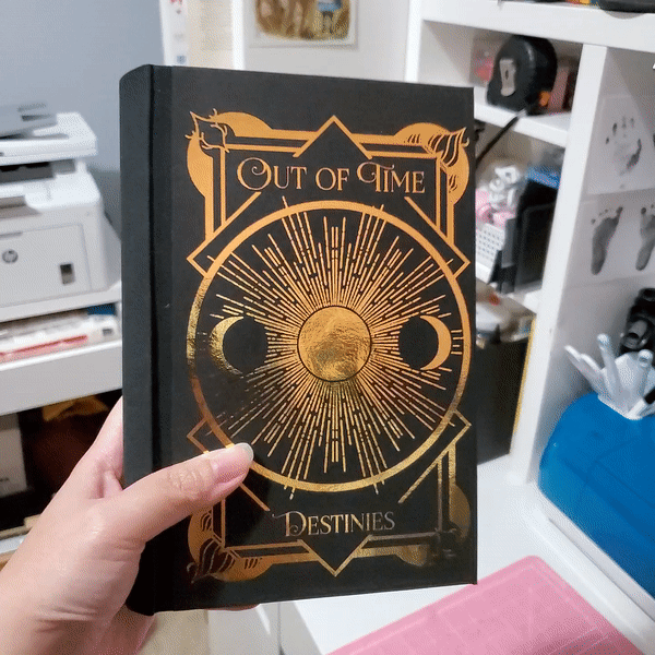 A bookbinding creation by omgreylo.