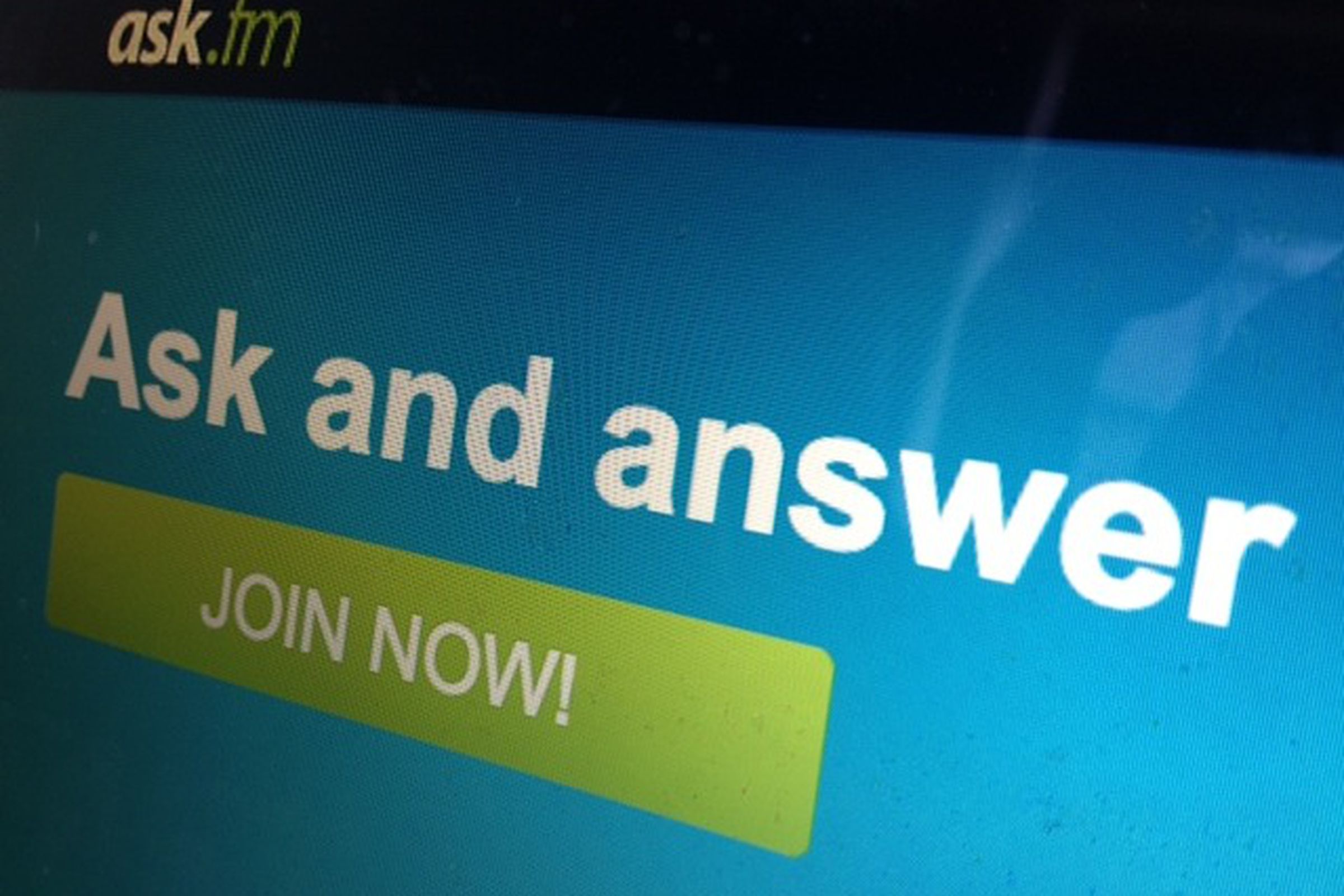 Ask.fm join screen (STOCK)