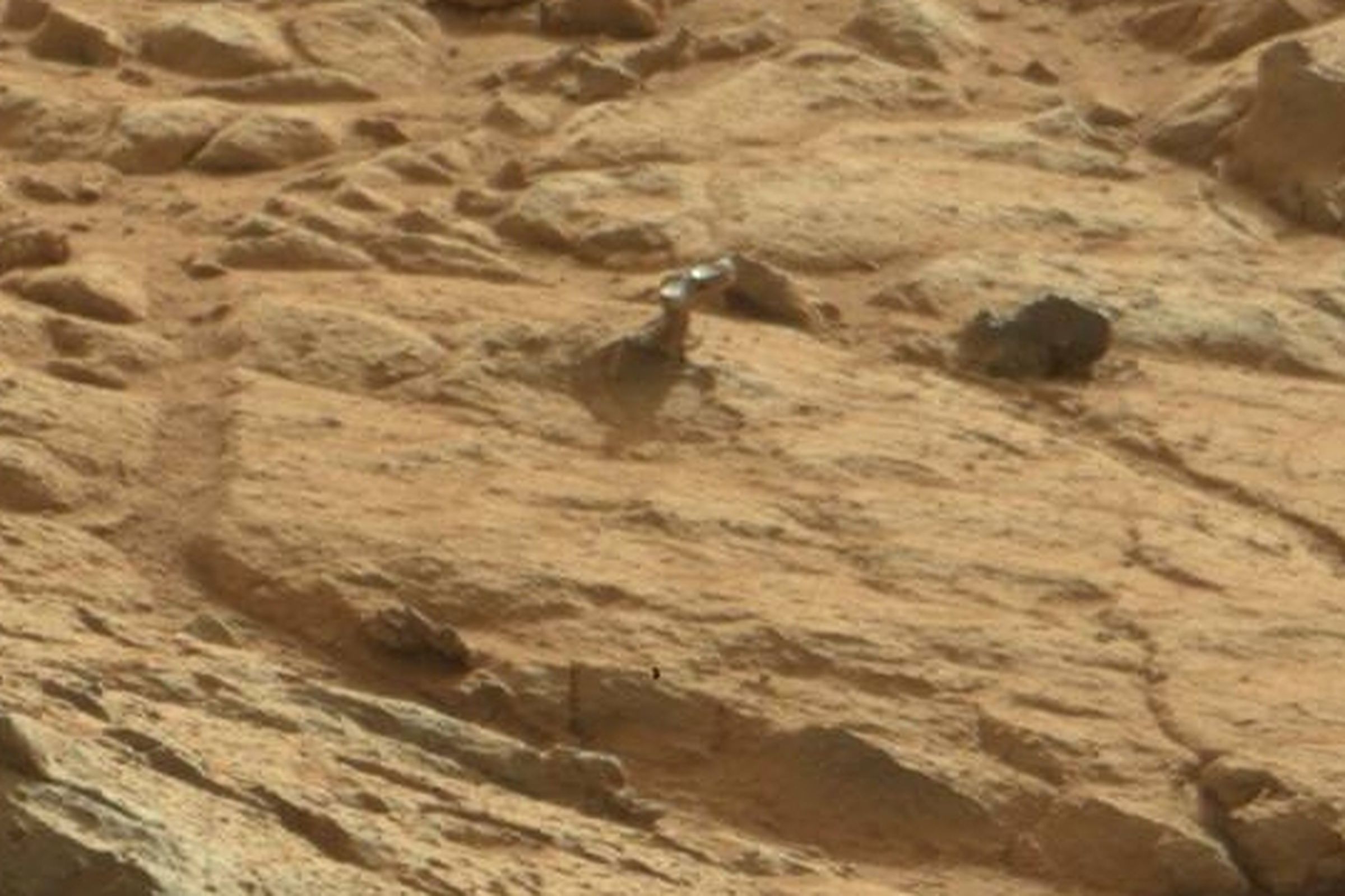 Mars mystery object curiosity rover