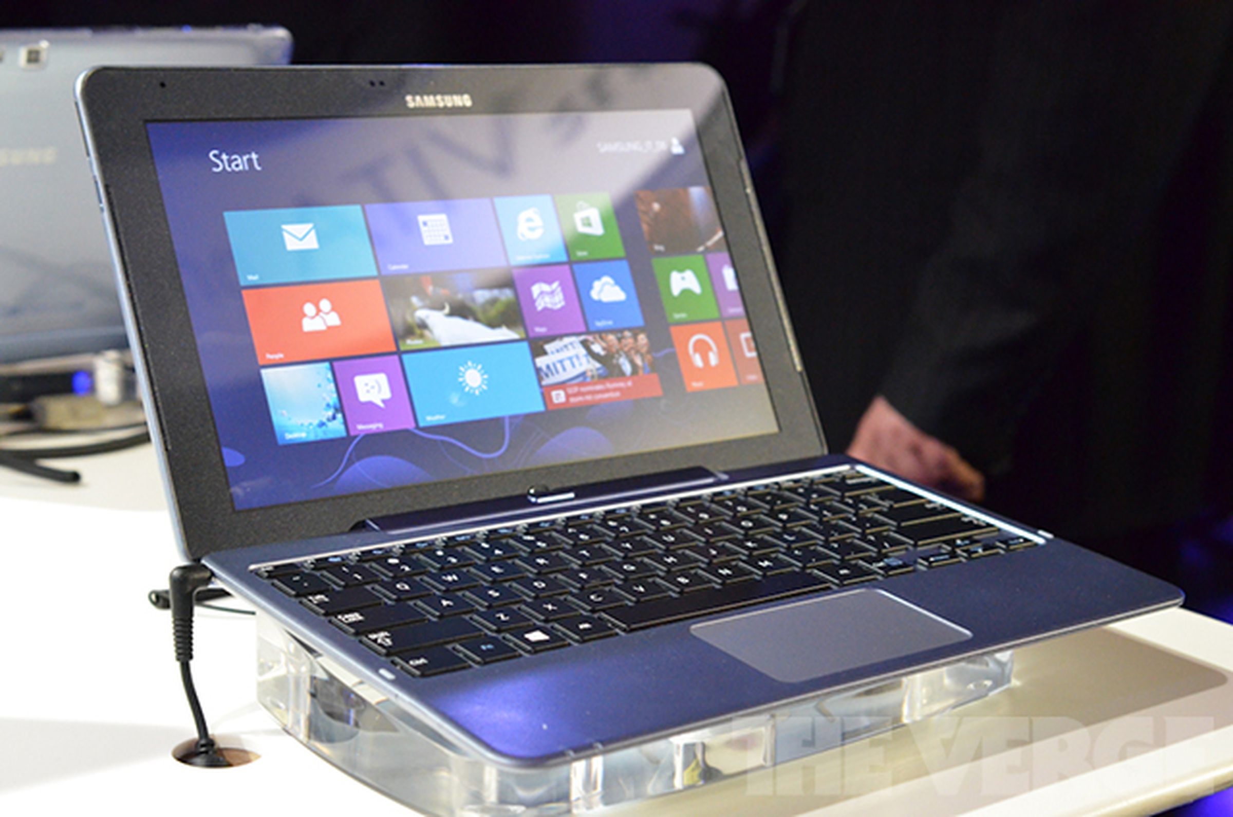 Samsung Ativ Smart PC and Smart PC Pro hands-on pictures