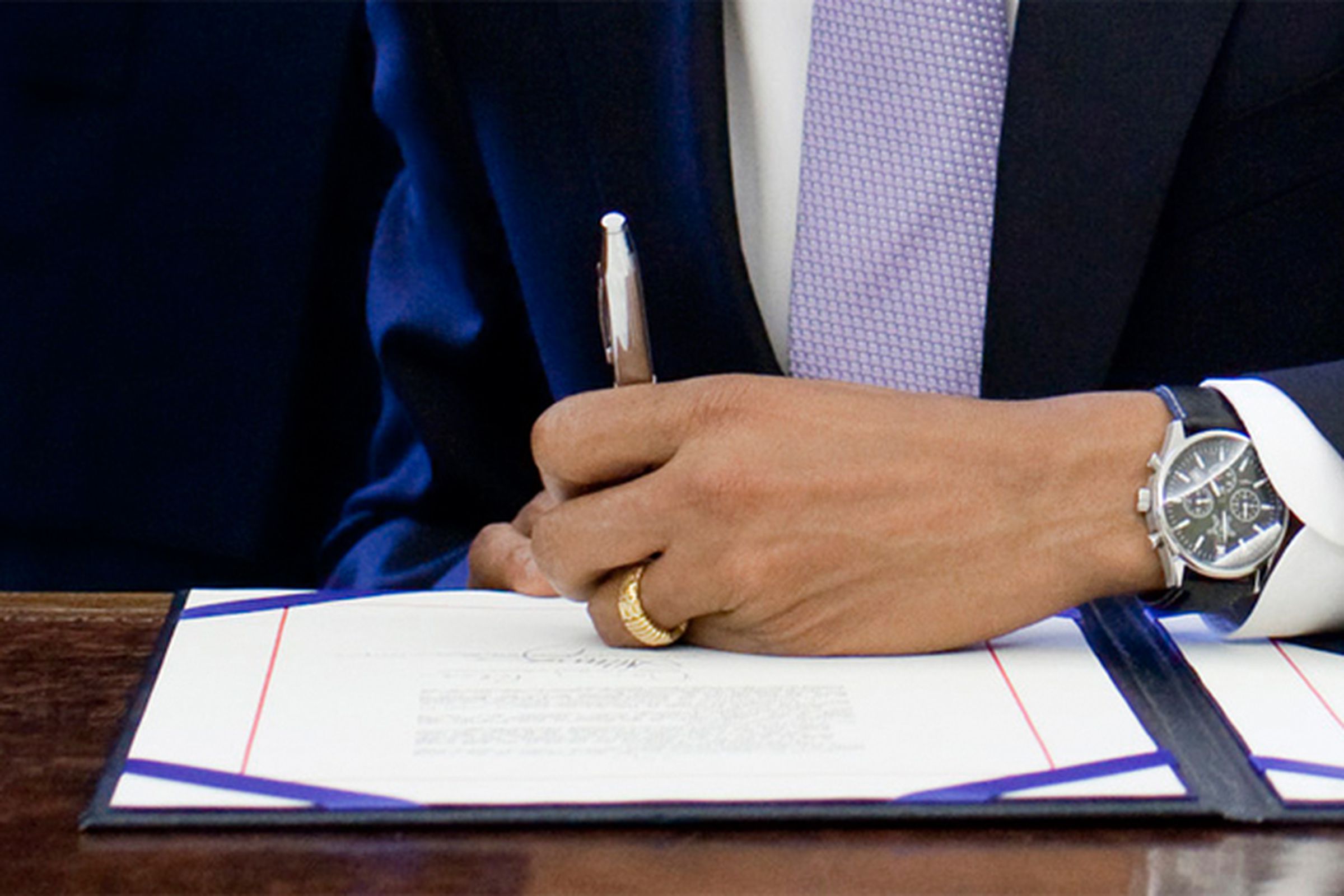 Bill signing (Public Domain)