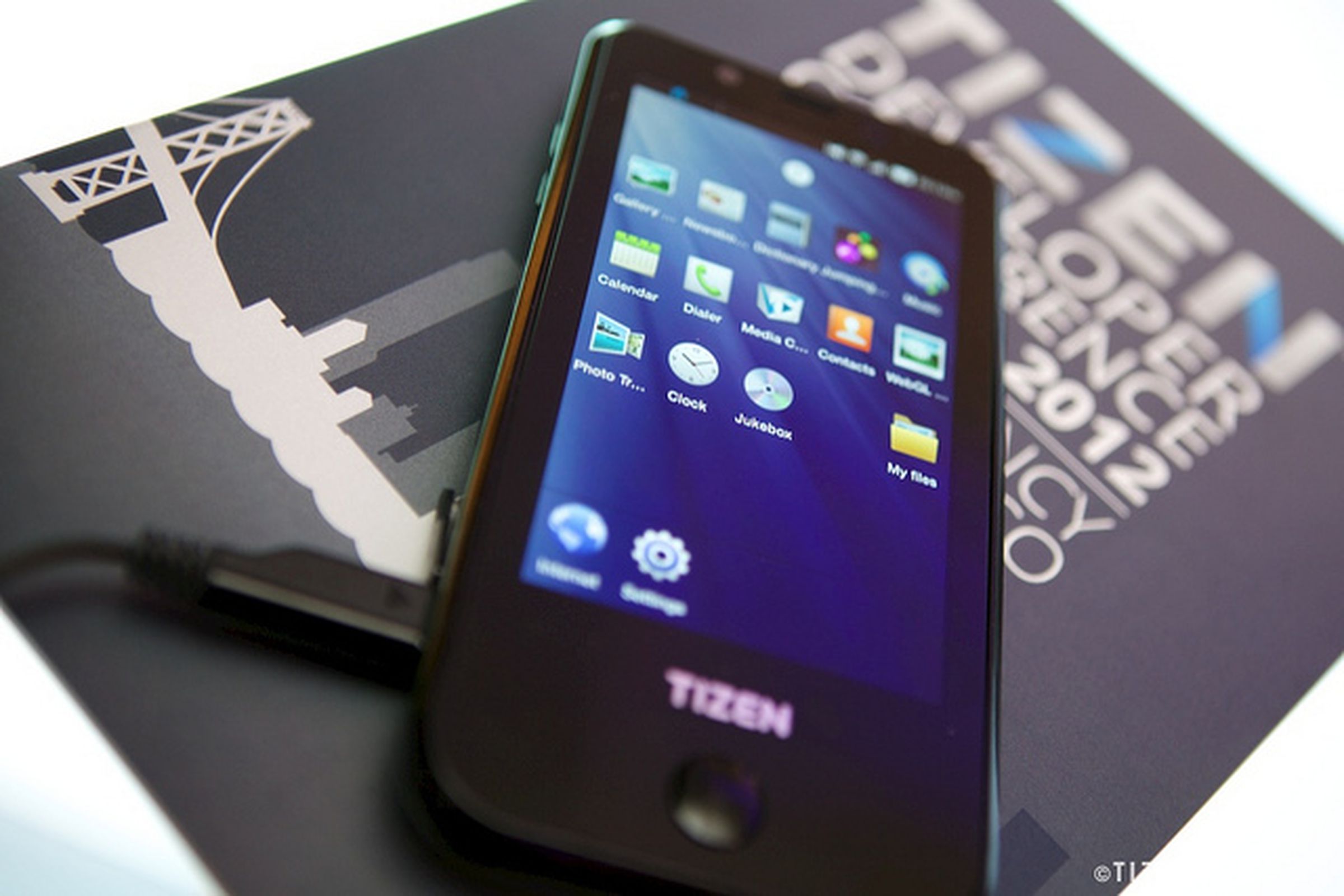 Purported Samsung-made Tizen reference hardware (TIZEN TALK)