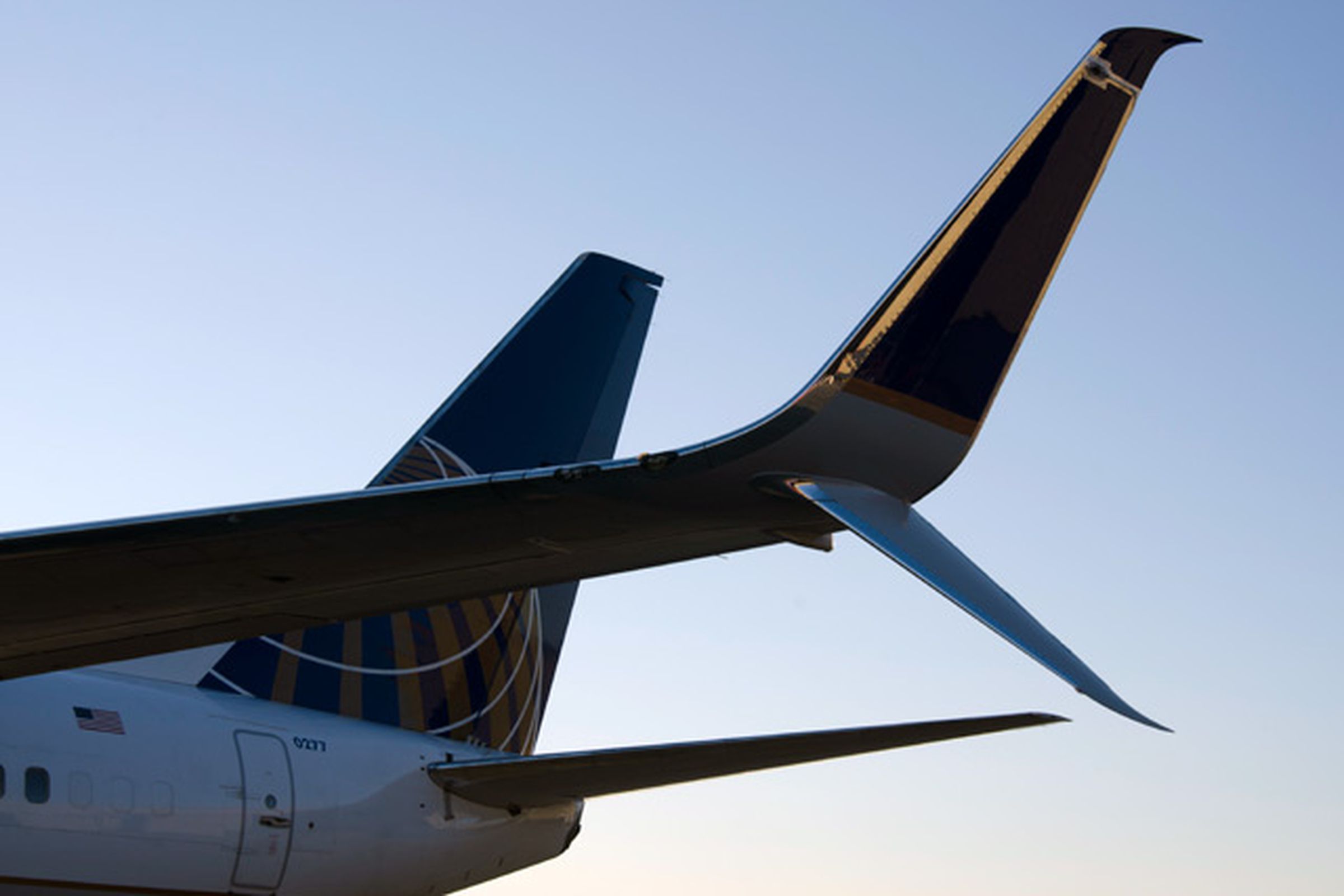 United Airlines scimitar winglet