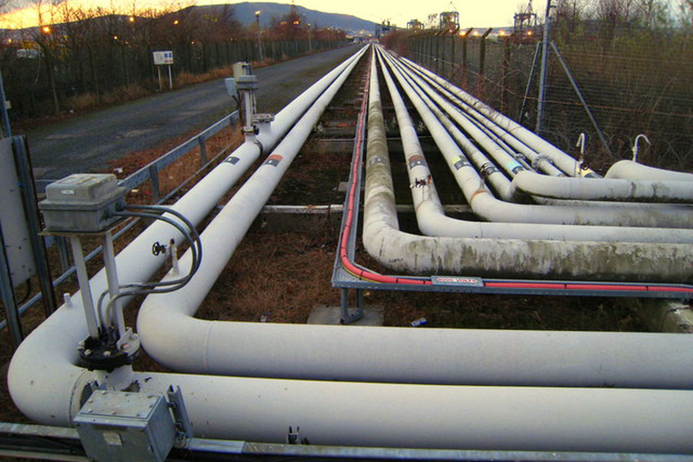 Pipeline (wikimedia commons)