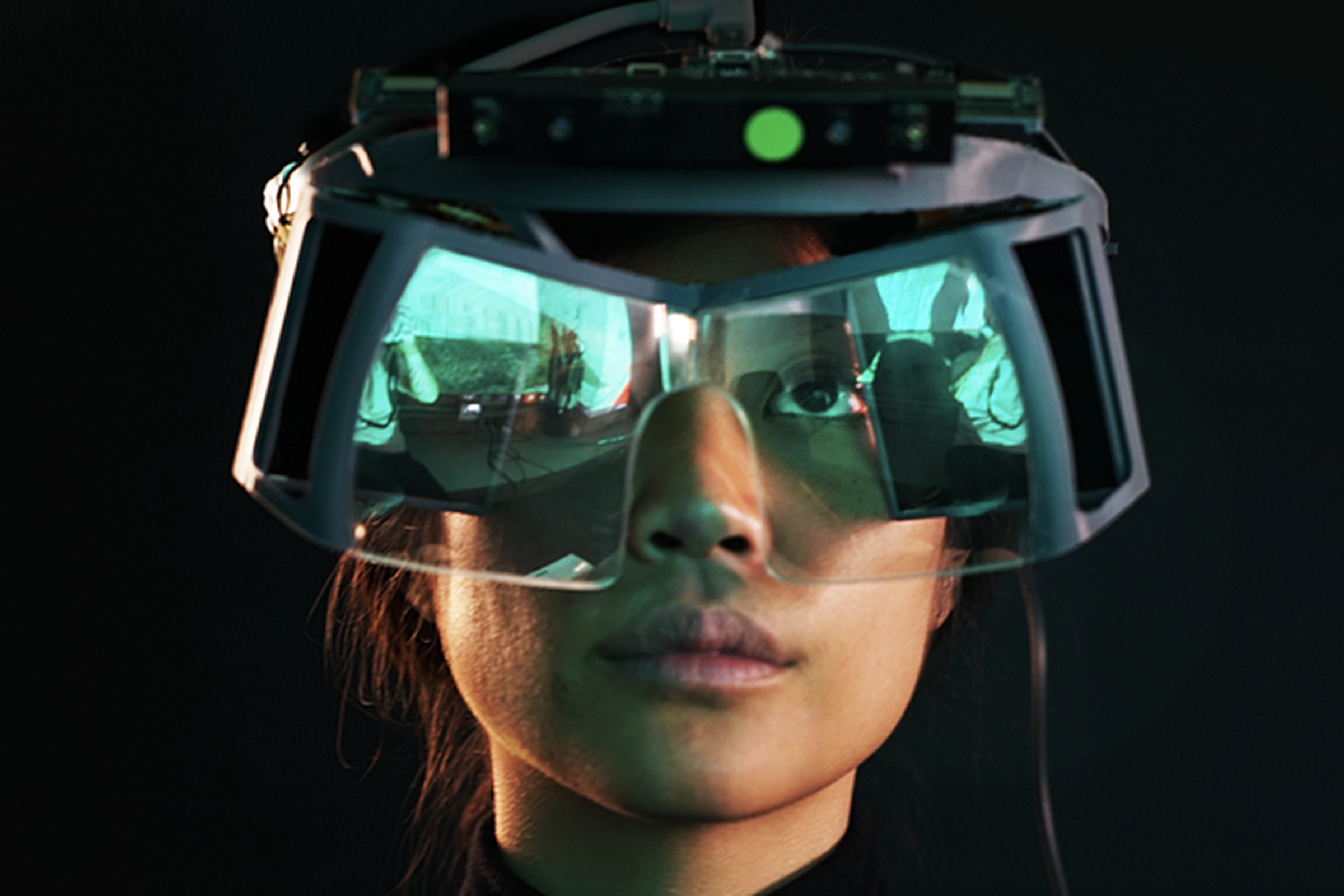 Vr очки 2024. VR очки Cyberpunk. Cyberpunk VR шлем. Дополненная реальность ar/VR технологии. Очки дополненной реальности будущее.