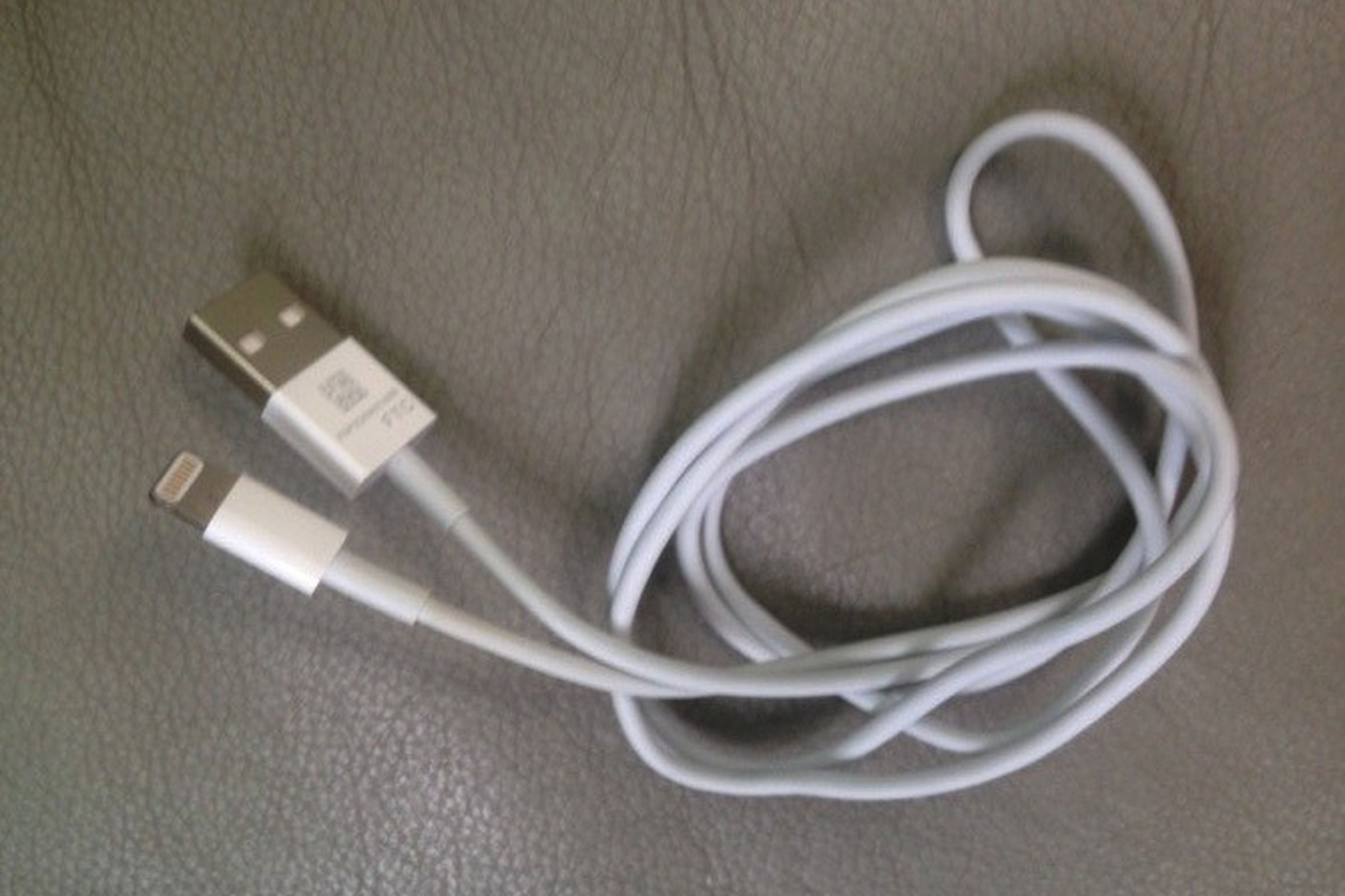 iphone dock connector USB cable (veister)