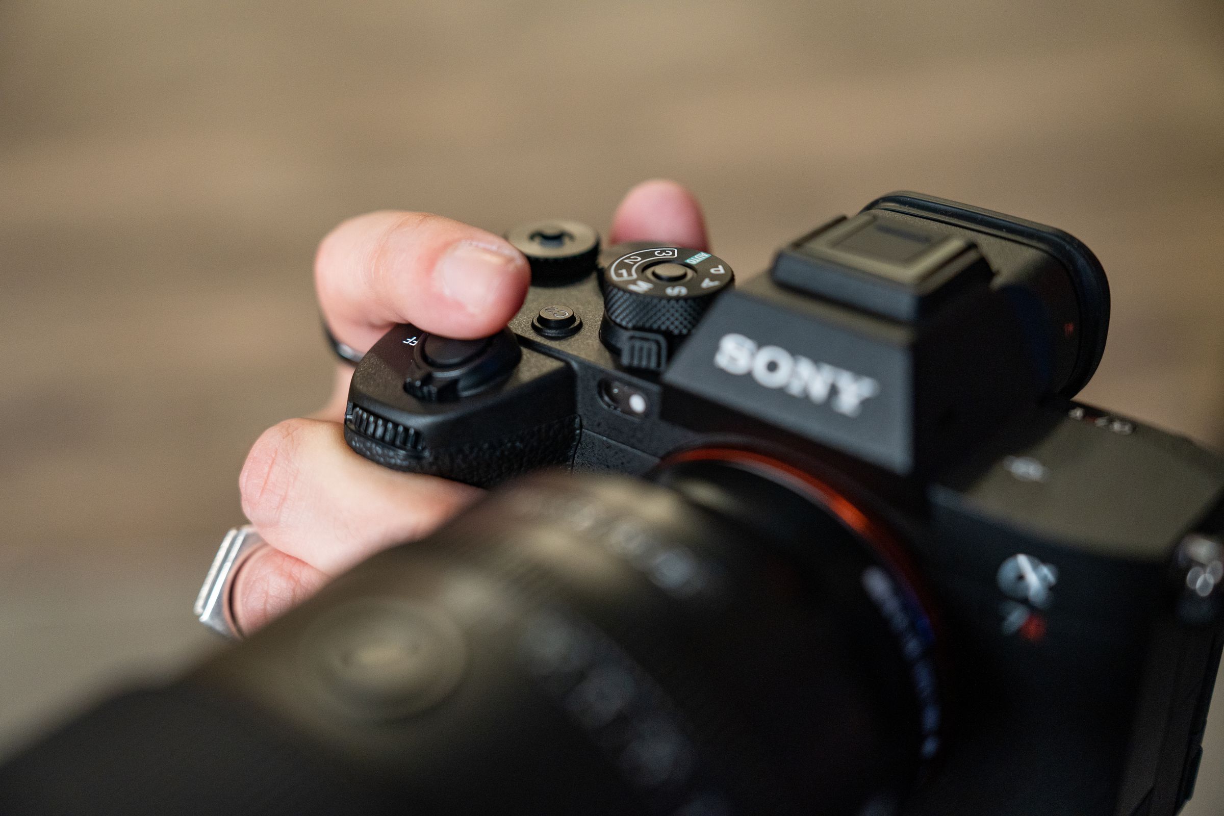 Since the A7R V nearly matches the A7 IV body, I can tell you that the ergonomics on the grip are still not great. It has that pain point below the shutter button where using it for a full day with heavier lenses will leave your middle-finger feeling sore.