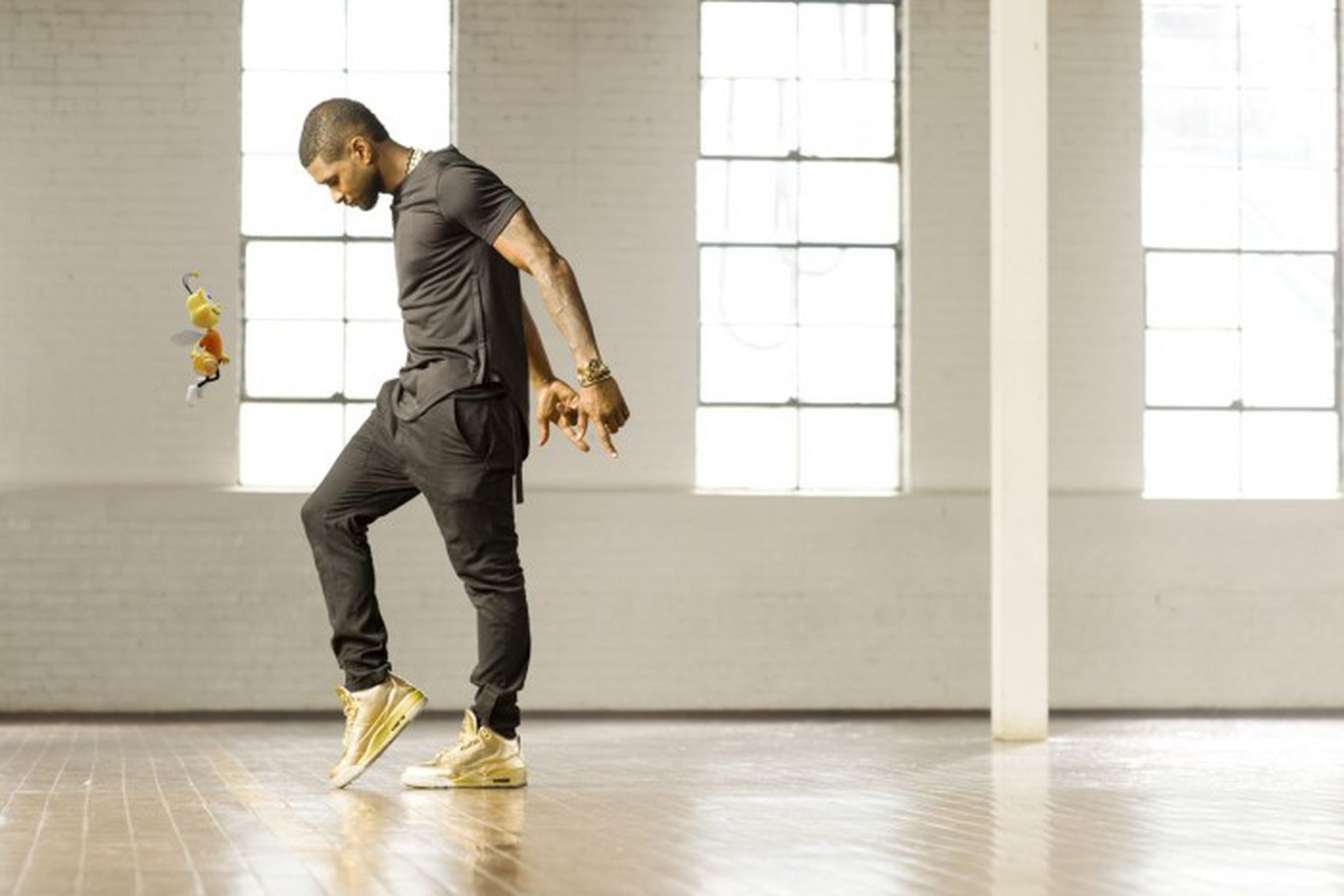 Still image from Usher Raymond's Honey Nut Cheerios commercial 'Body Language'