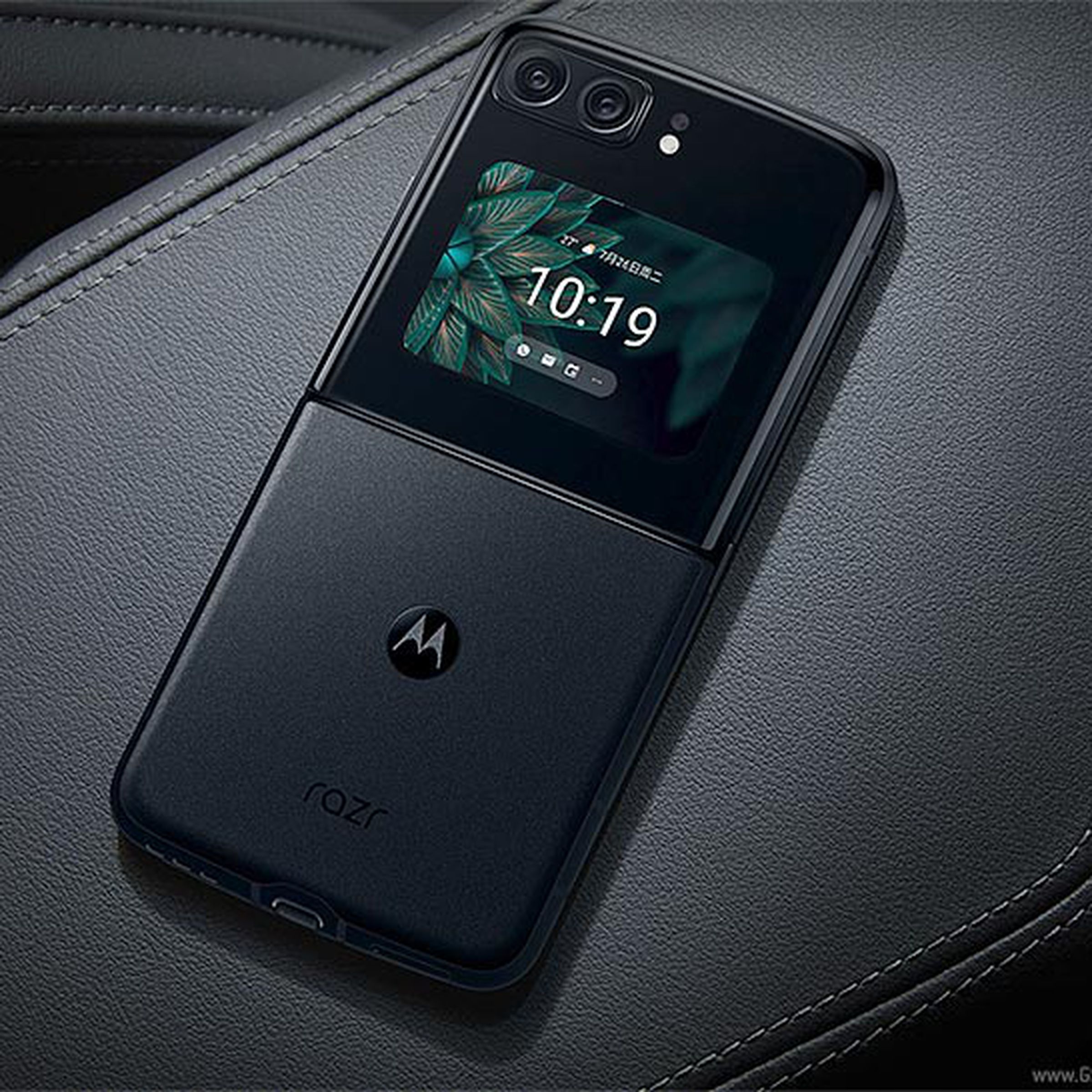 An image of the 2022 Motorola Razr unfolded