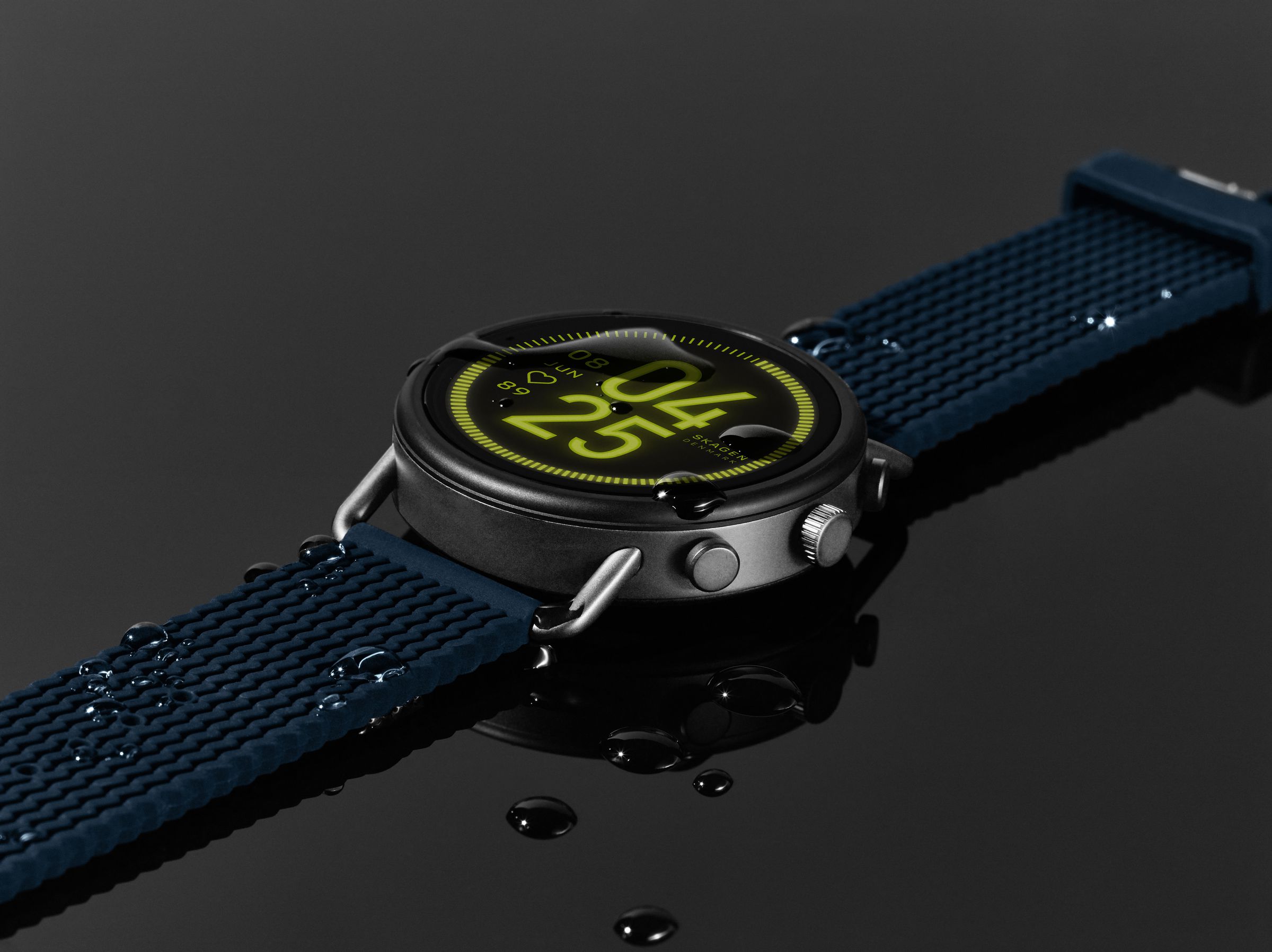 The Falster 3 has a new silicone mesh strap option.