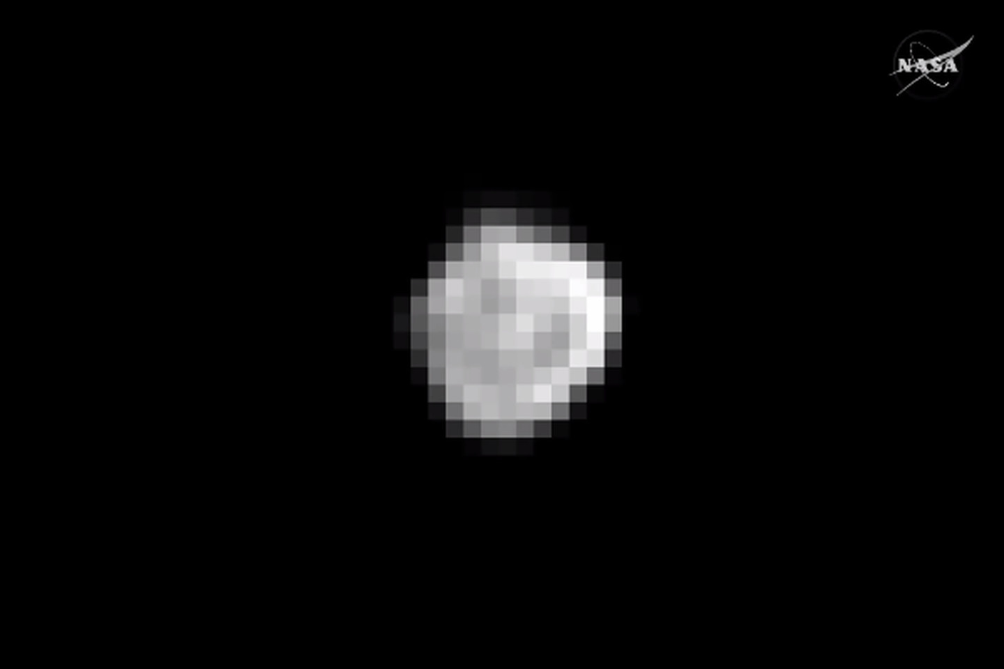 New Horizons Captures First Close Up Image Of Plutos Moon Nix The Verge