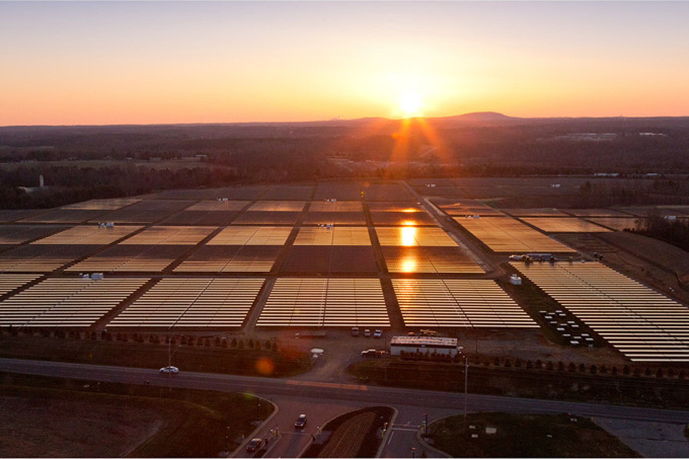 apple solar farm (from apple website)