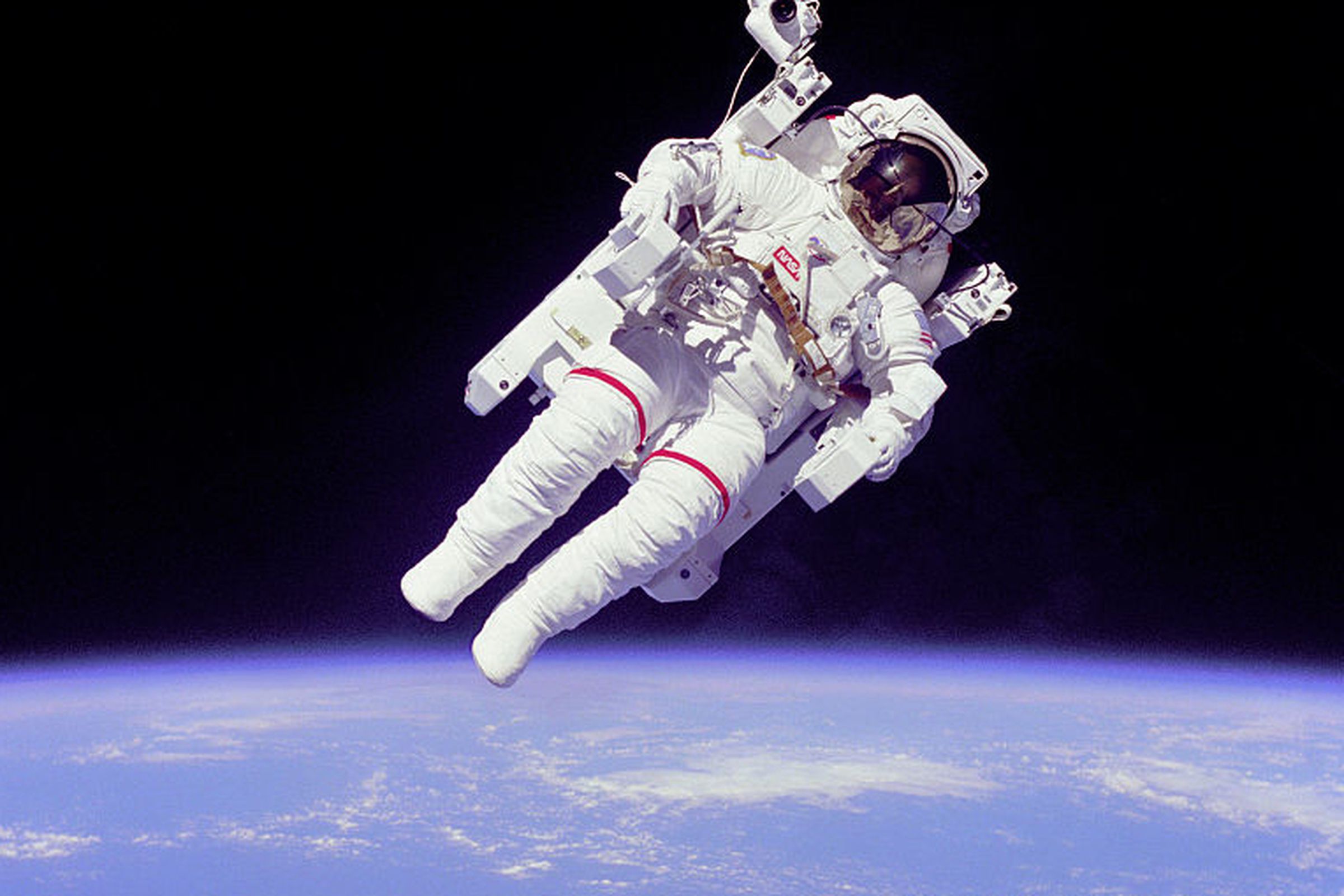 astronaut (wikimedia)
