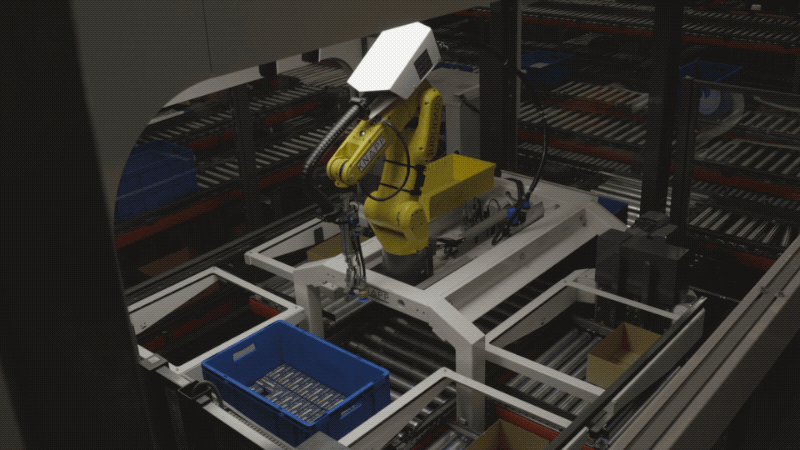 Covariant’s picking robot at work in an Obeta warehouse in Germany. 