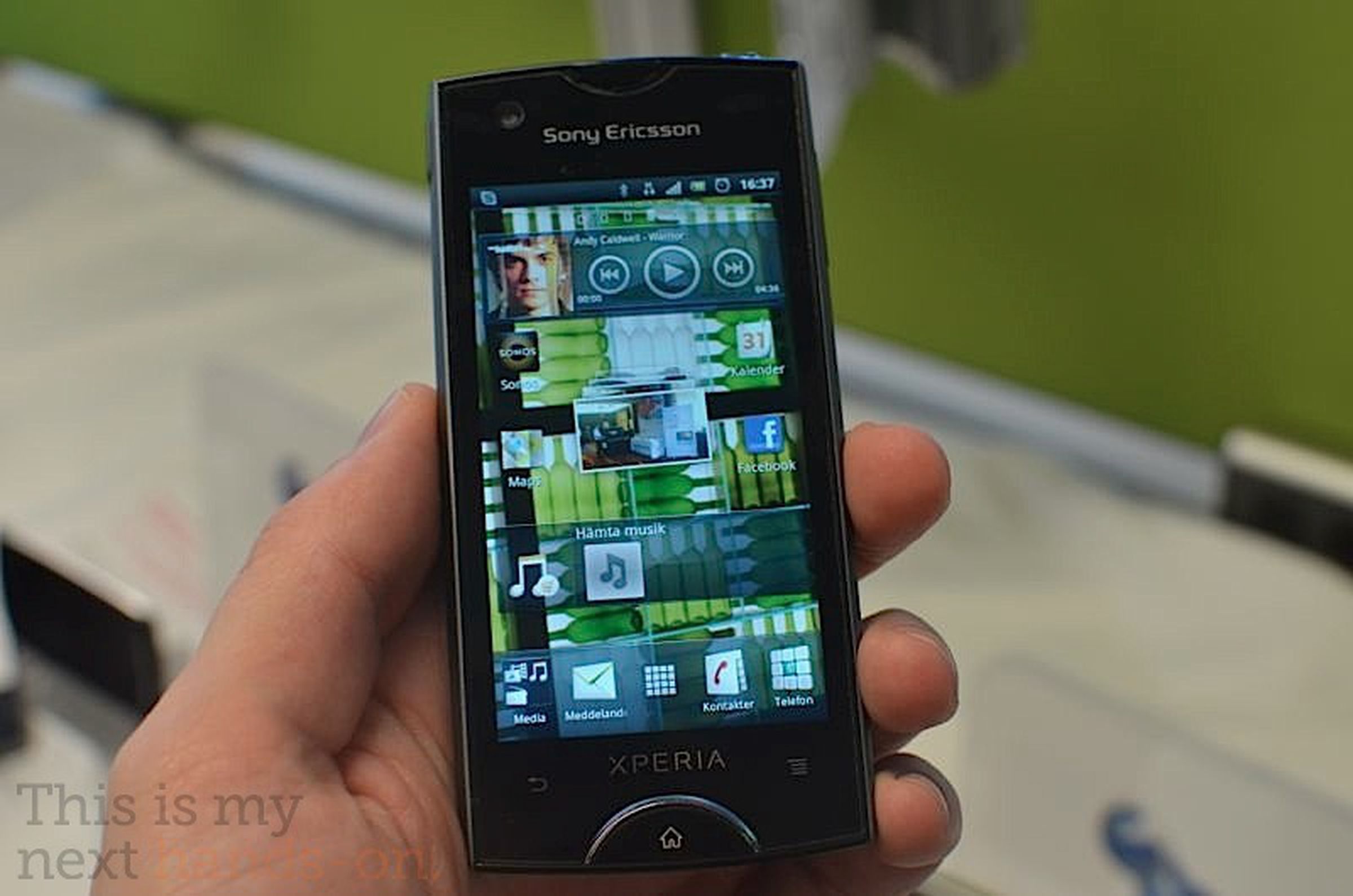 Sony Ericsson Xperia Ray hands on photos