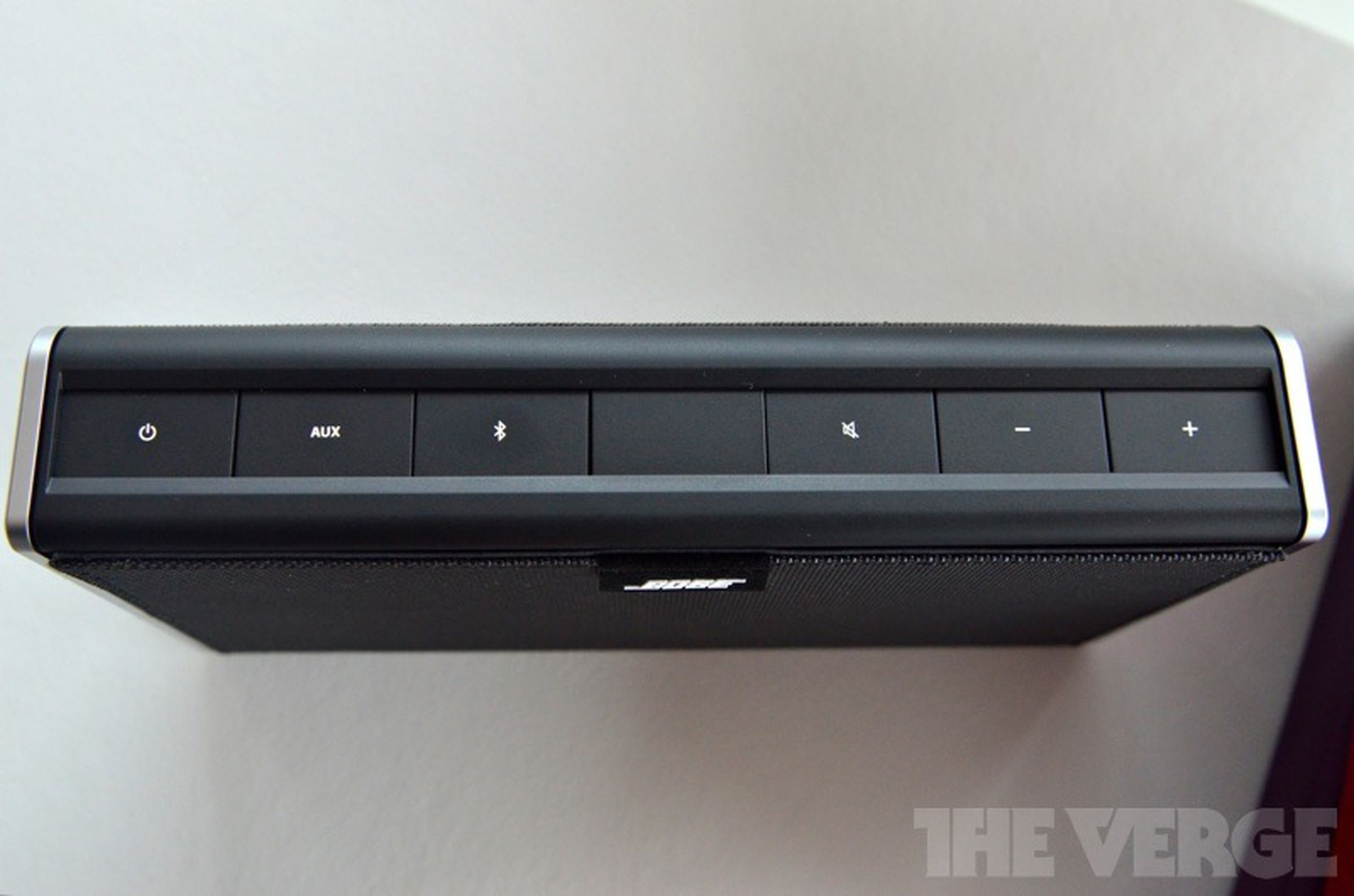 Bose Soundlink Mobile portable Bluetooth speaker announced: pictures and hands-on preview