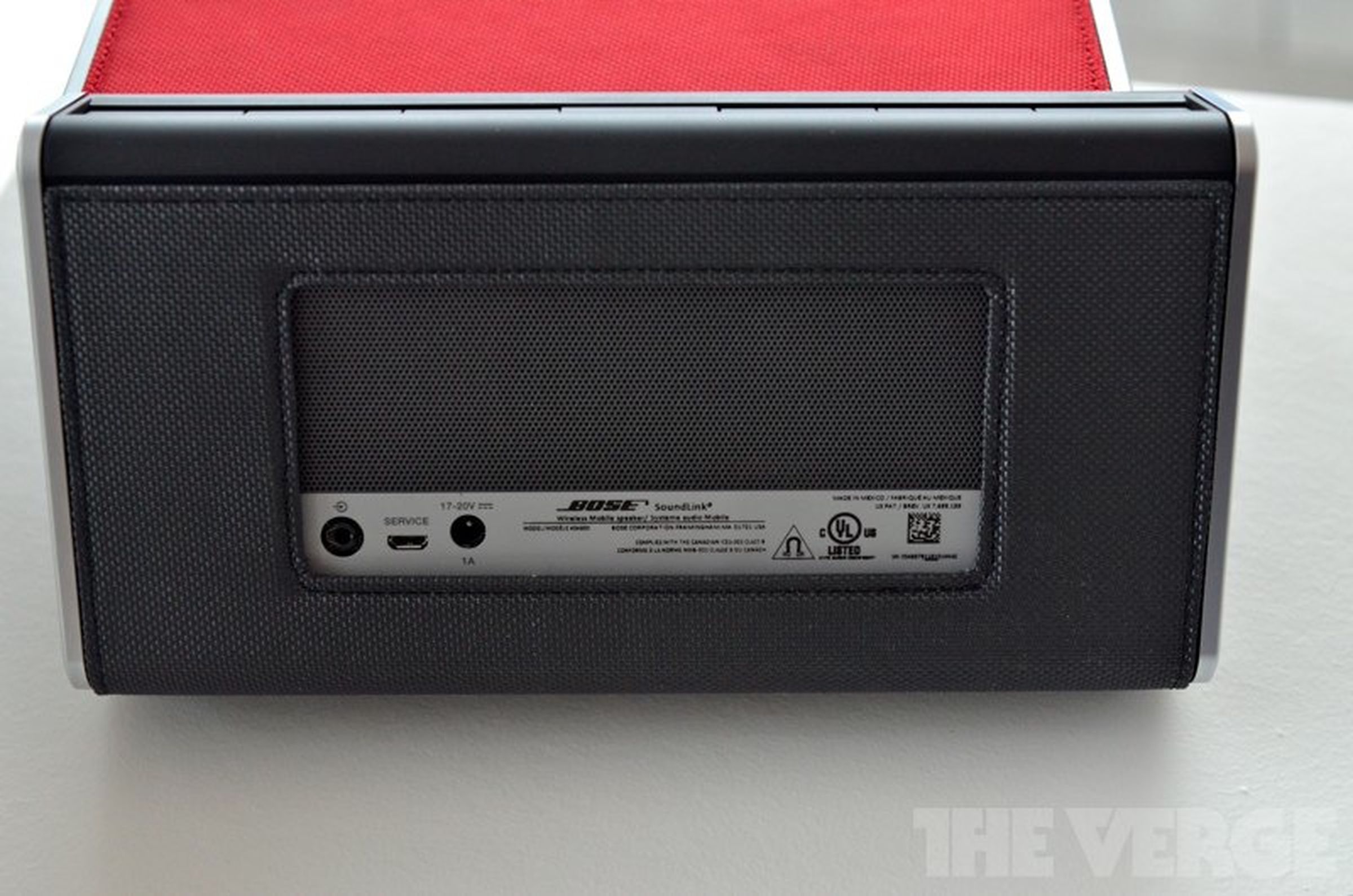 Bose Soundlink Mobile portable Bluetooth speaker announced: pictures and hands-on preview