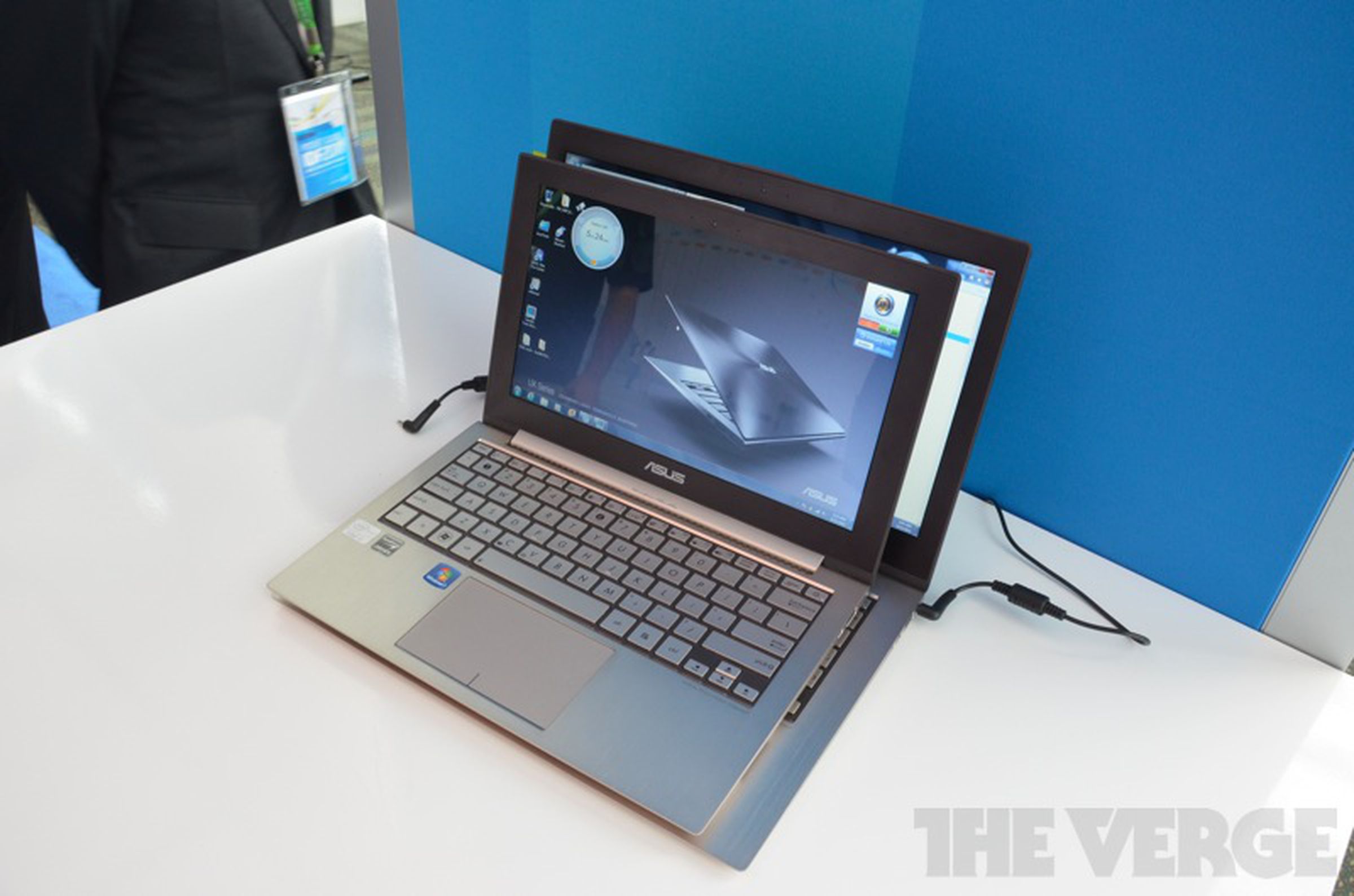 Asus UX31 13-inch ultrabook hands-on pictures
