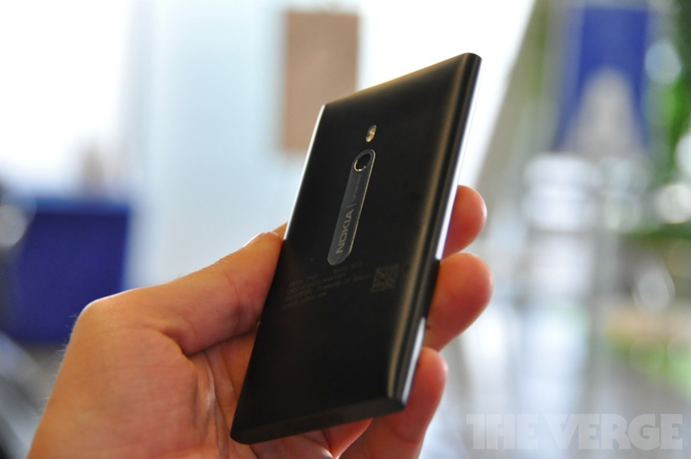     Nokia Lumia 800 Windows Phone hands on photos  