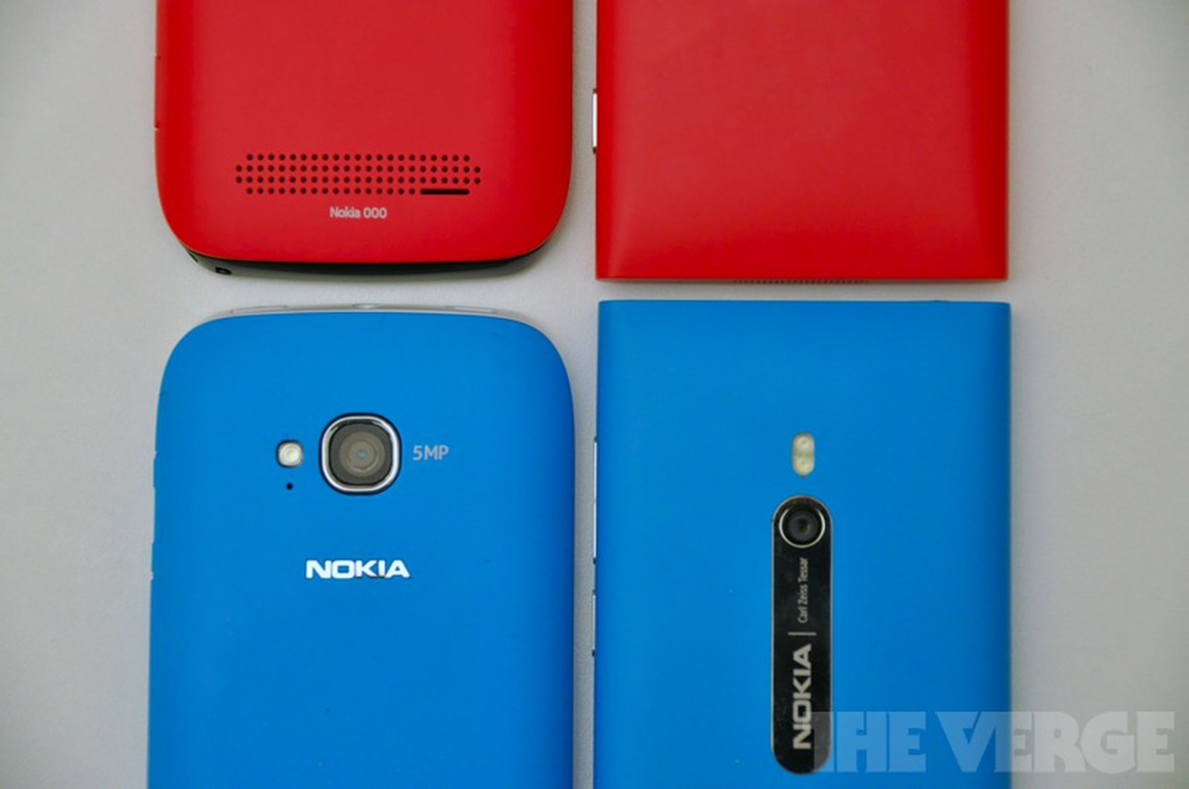 Nokia Lumia 800 and Lumia 710 side by side photos