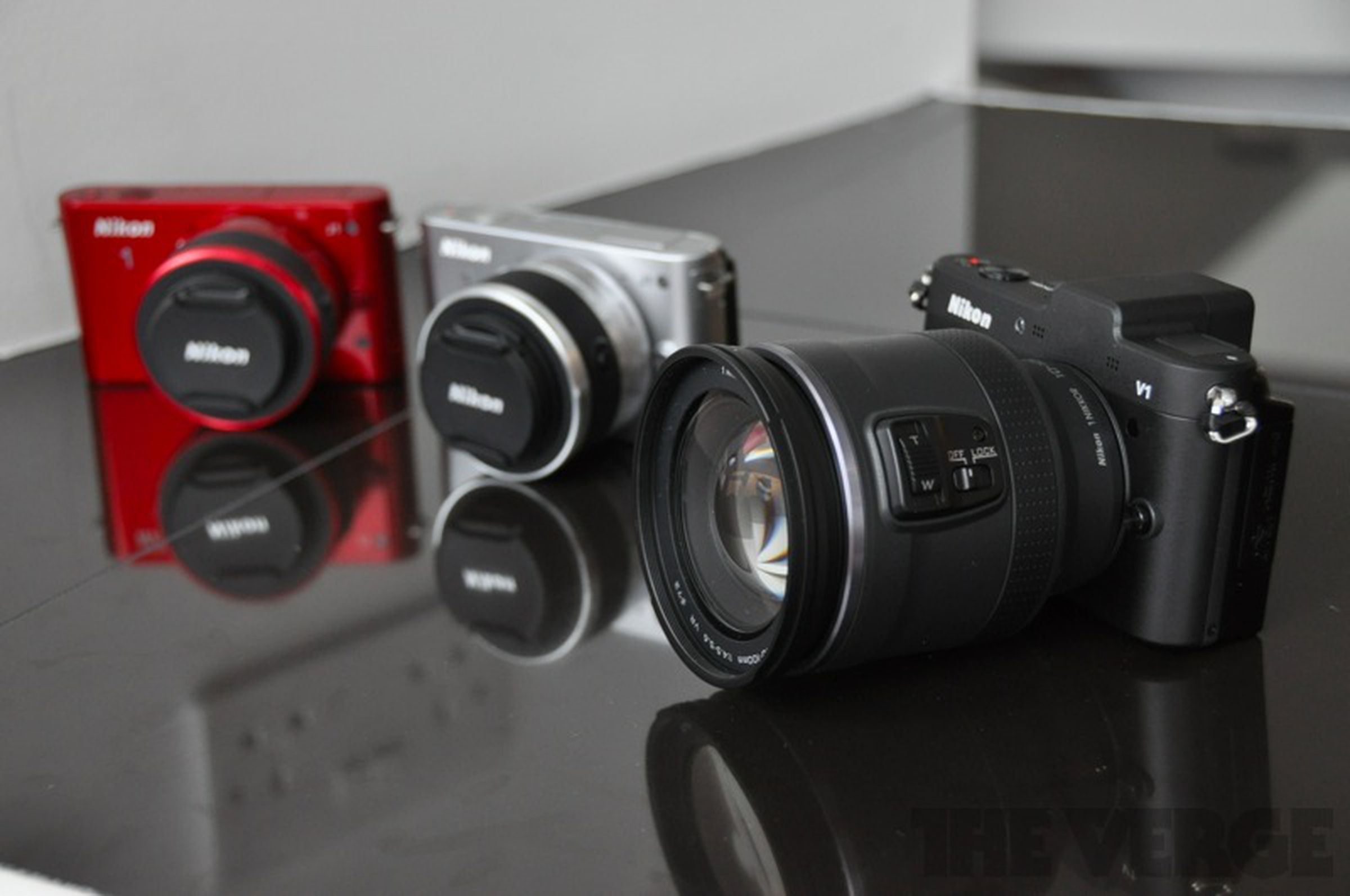 Nikon V1 and J1 hands-on pictures
