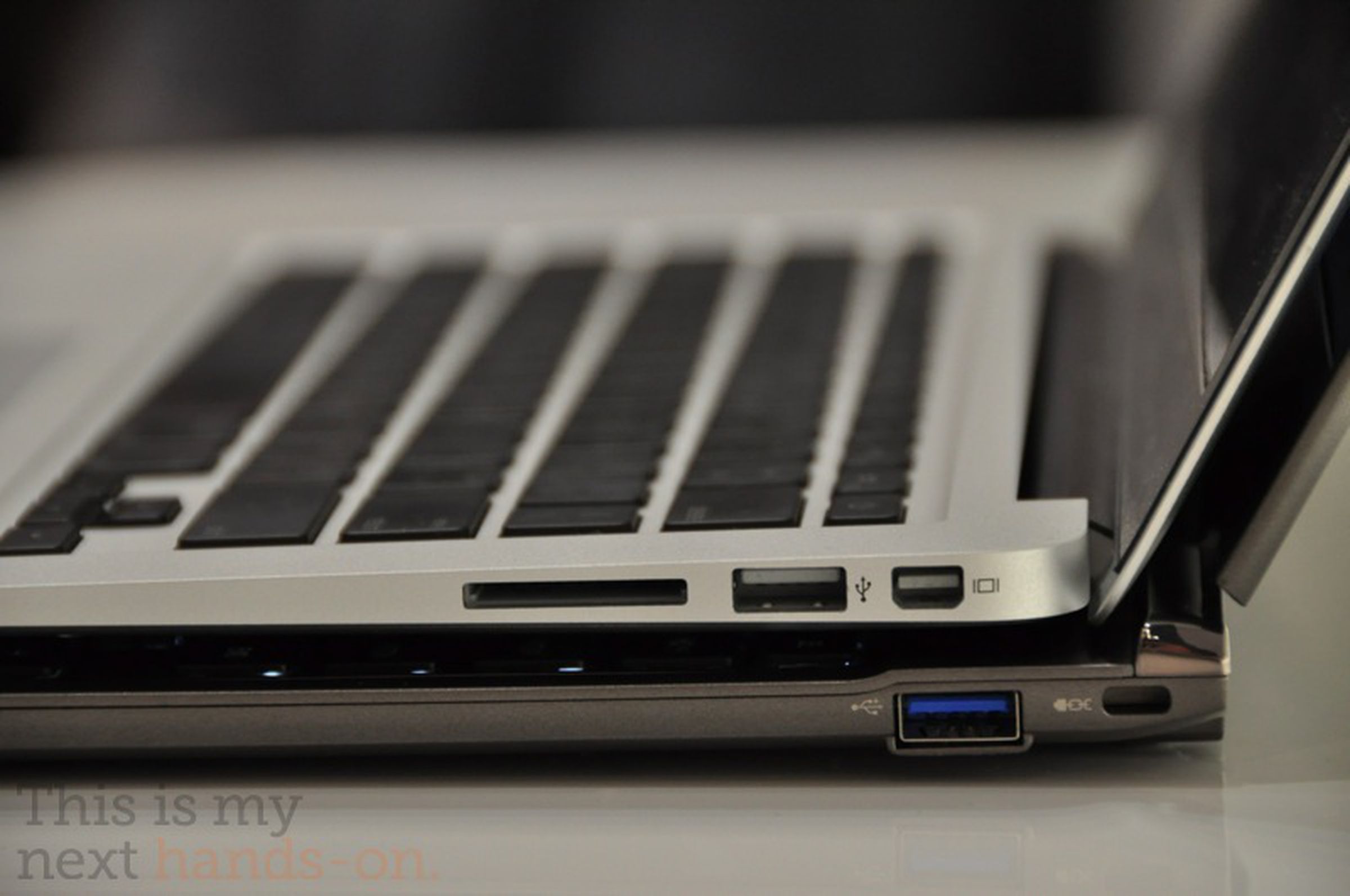 MacBook Air vs Toshiba Portege Z830 photos