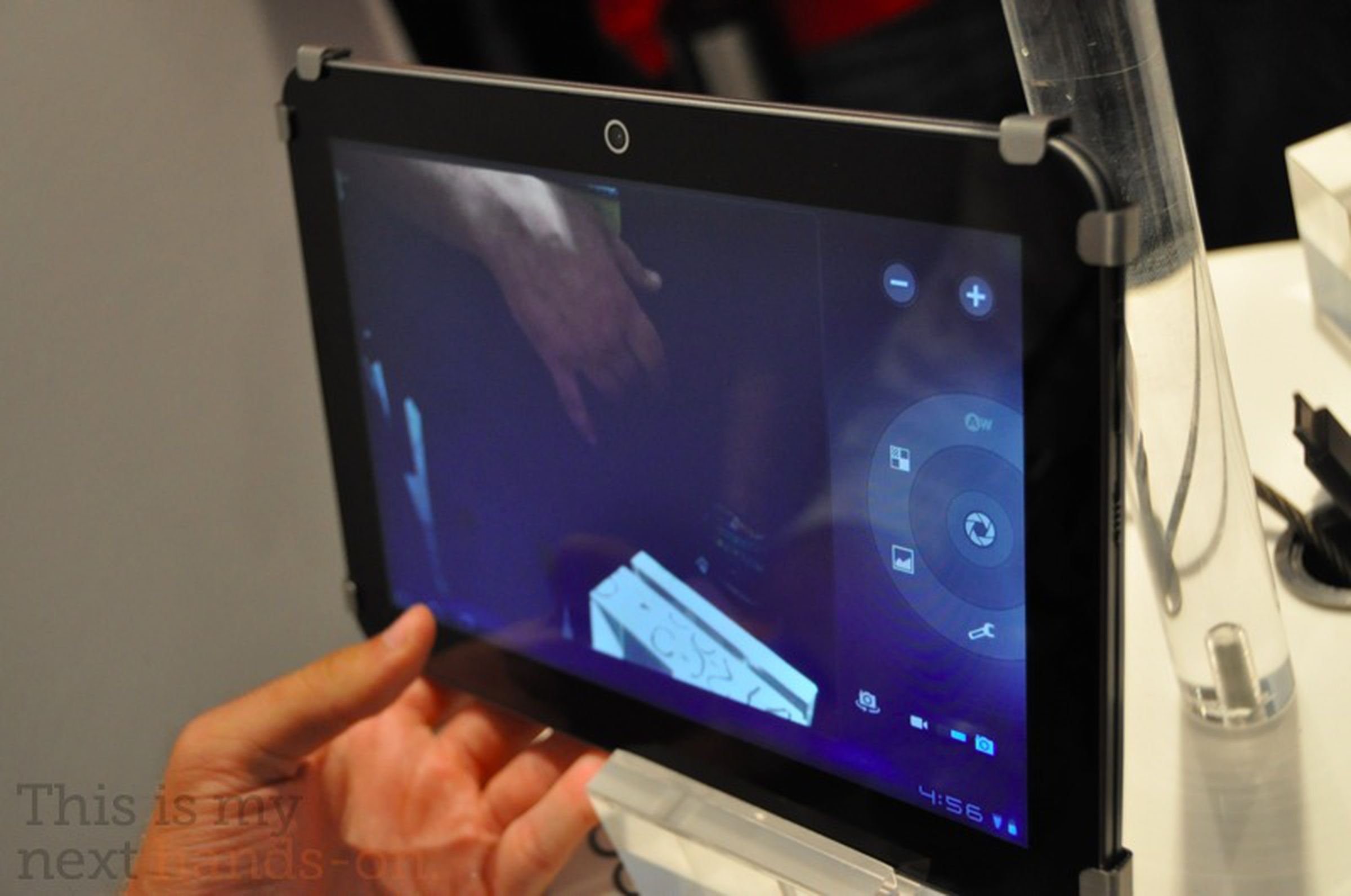 Toshiba AT200 hands-on photos